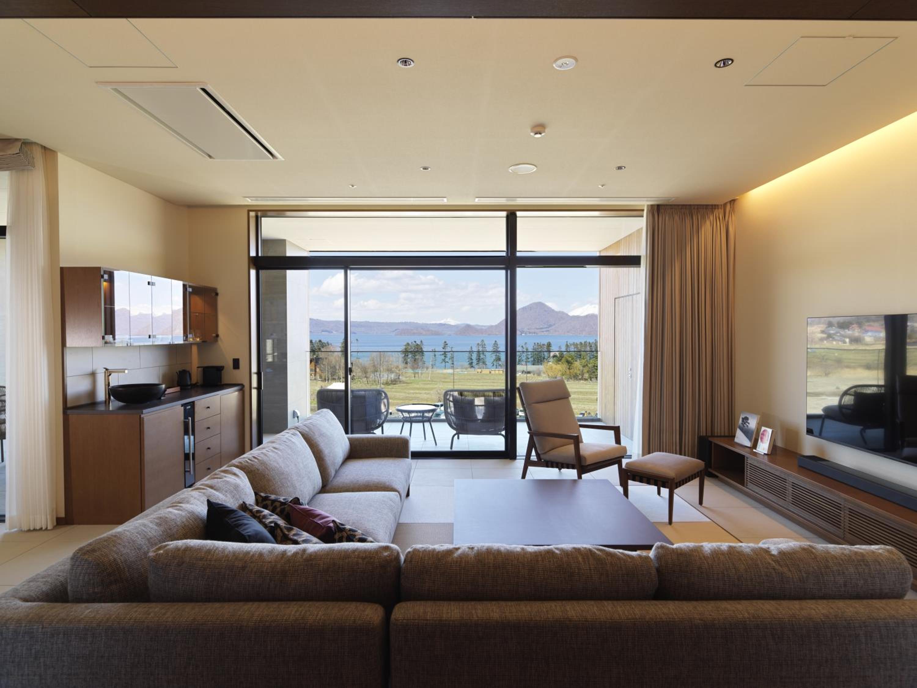 Suite with Onsen Open Air Bath-Lake View-East Wing - Non-Smoking- Premium French Dinner & Japanese Breakfast - Photo 1