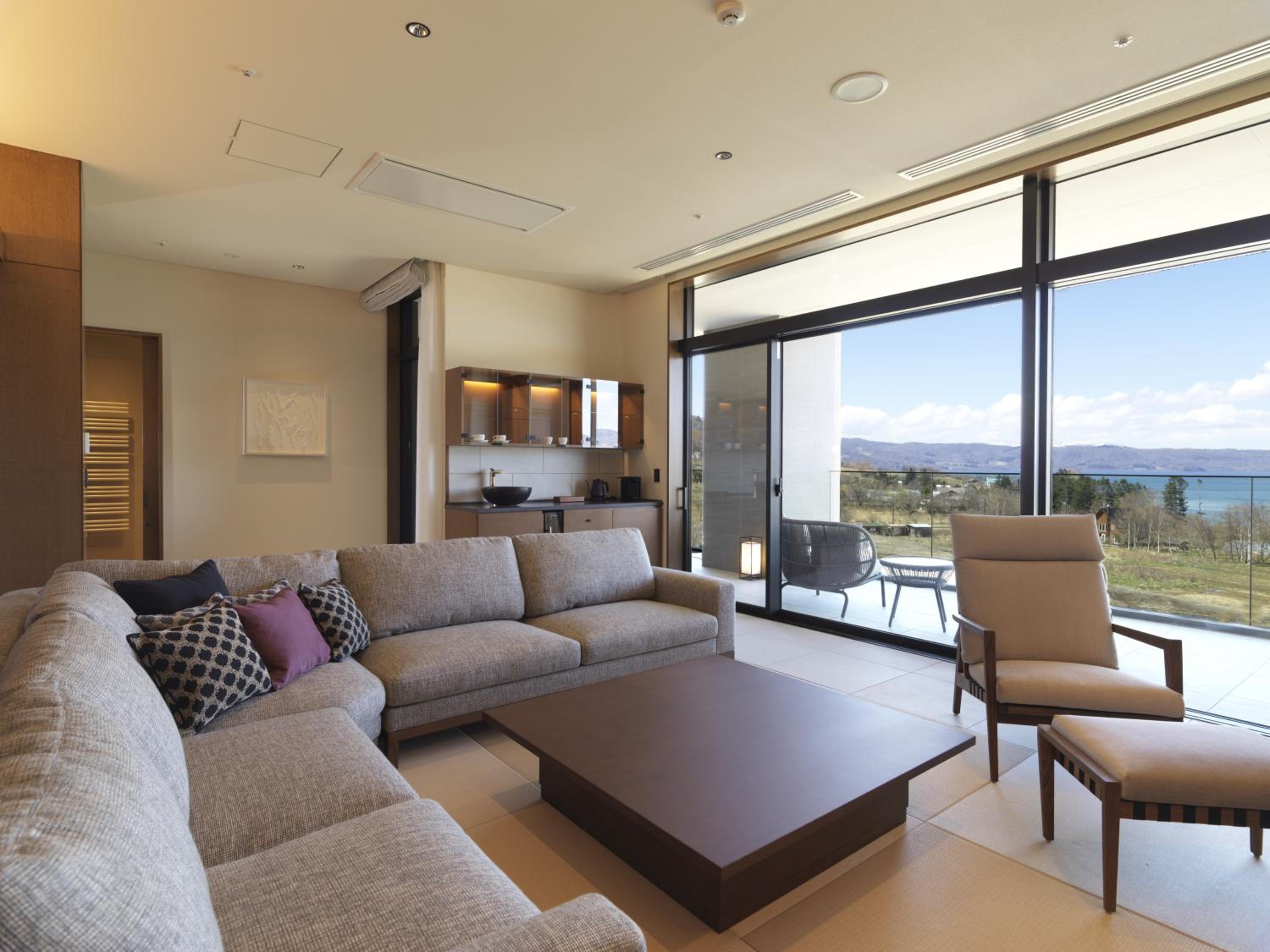 Suite with Onsen Open Air Bath-Lake View-East Wing - Non-Smoking- Premium French Dinner & Japanese Breakfast - Photo 15
