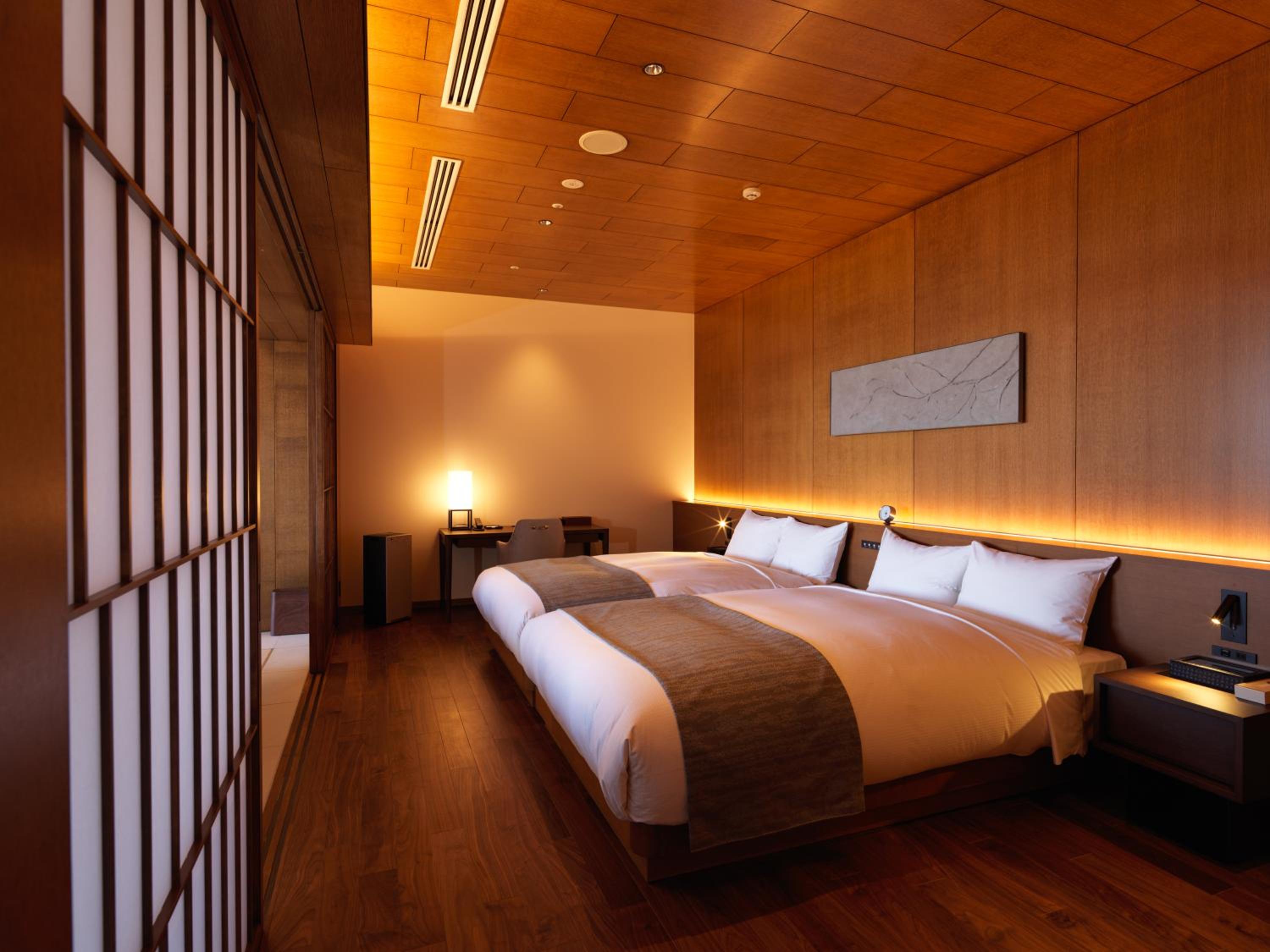 Suite with Onsen Open Air Bath-Lake View-East Wing - Non-Smoking- Premium French Dinner & Japanese Breakfast - Photo 14