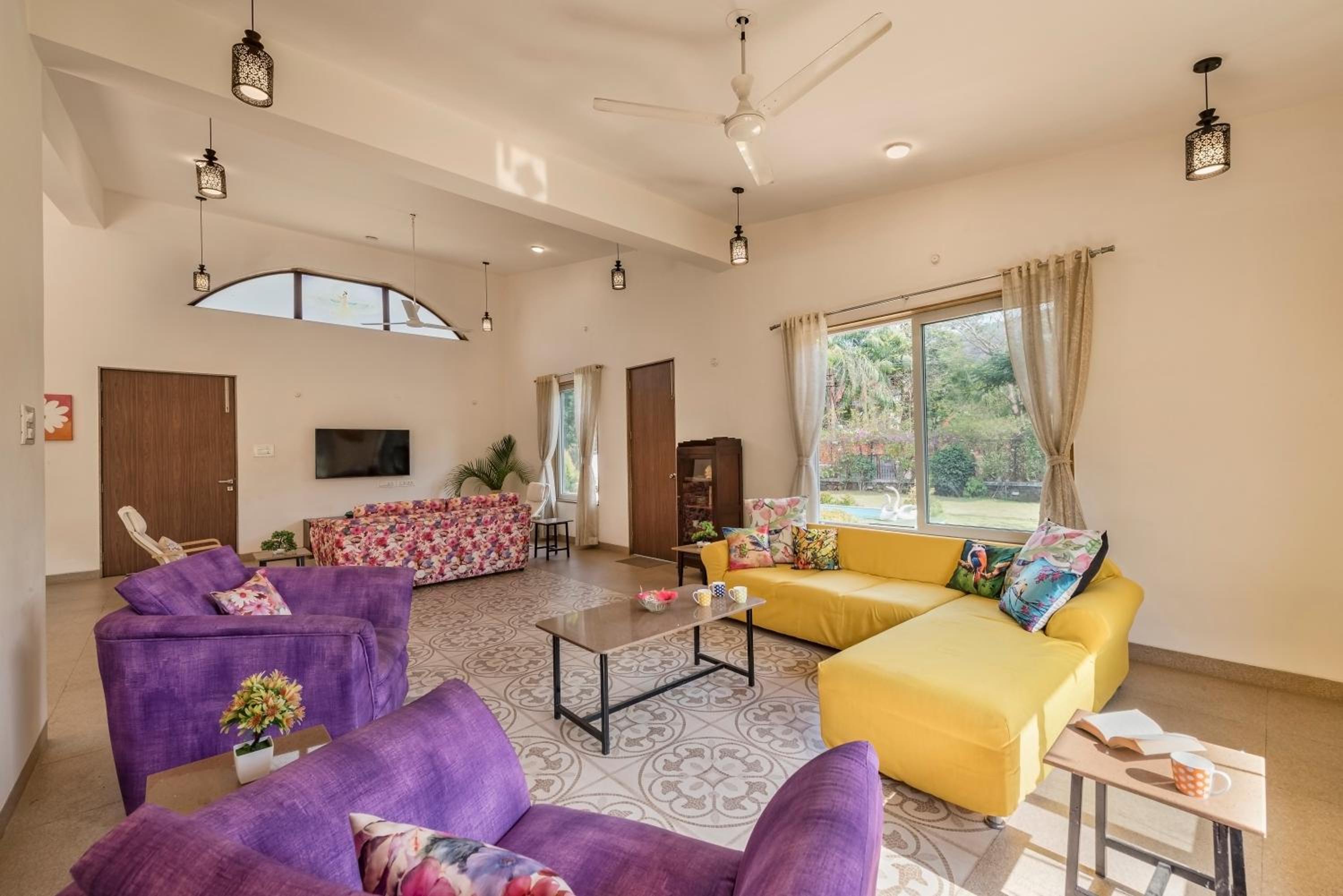 Three-Bedroom Villa - Photo 4
