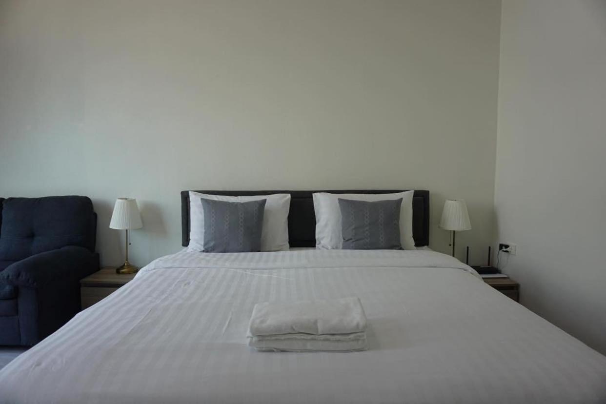 Double Room with Garden View - Photo 9