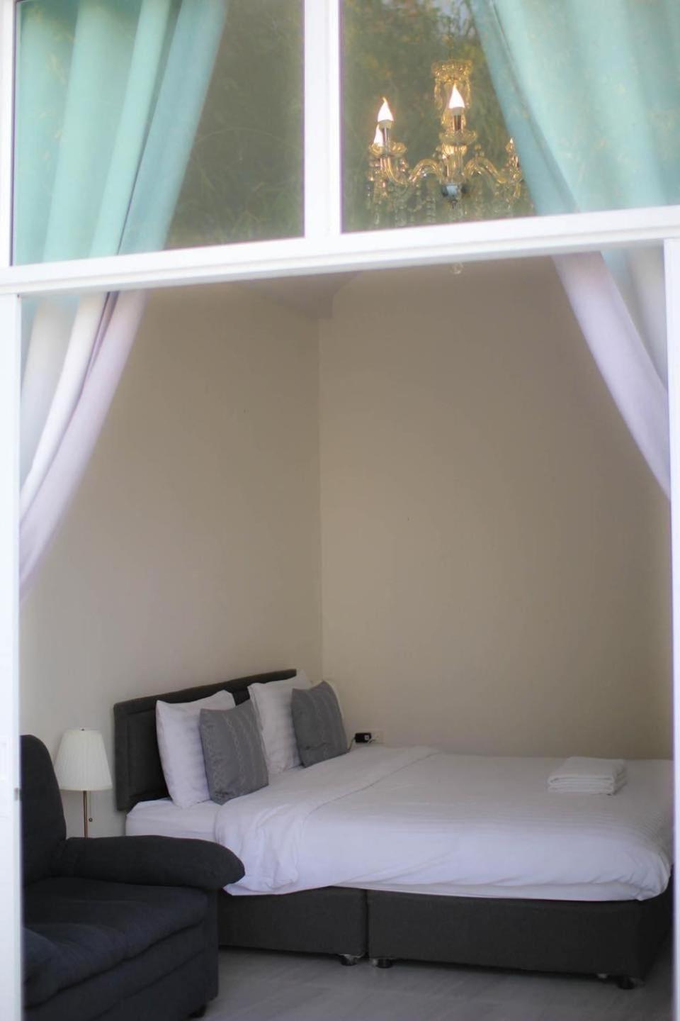 Double Room with Garden View - Photo 11