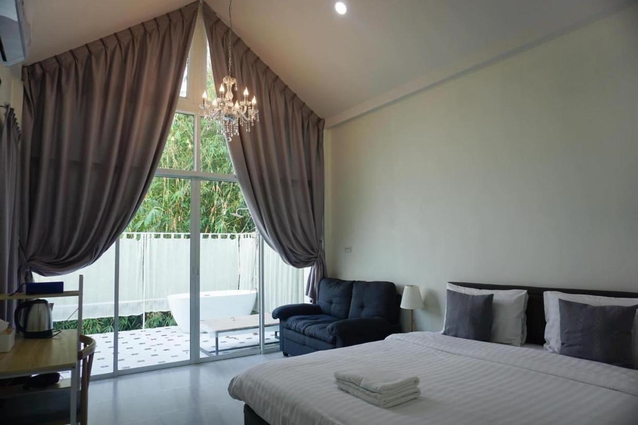 Double Room with Garden View - Photo 2