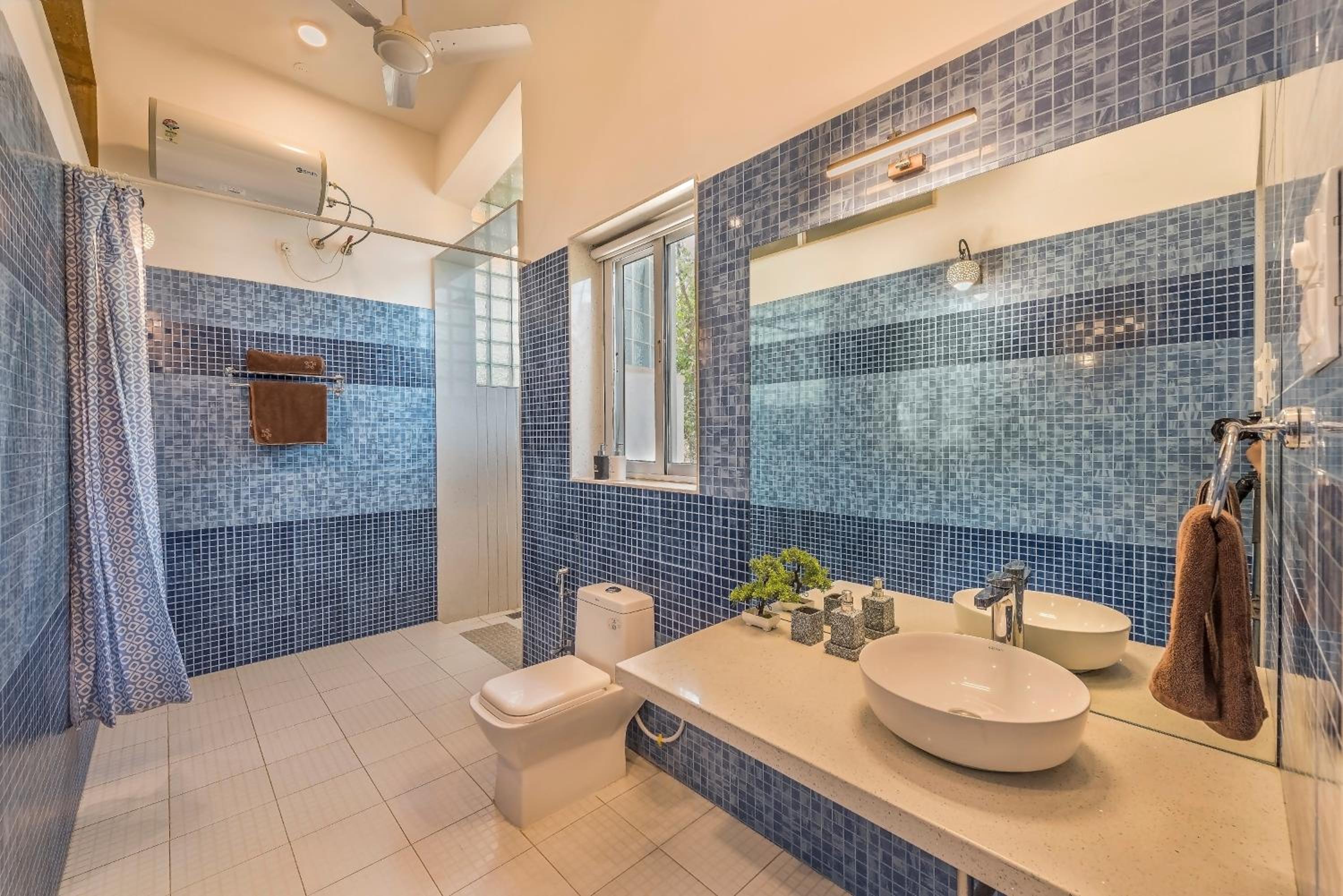 Three-Bedroom Villa - Photo 10