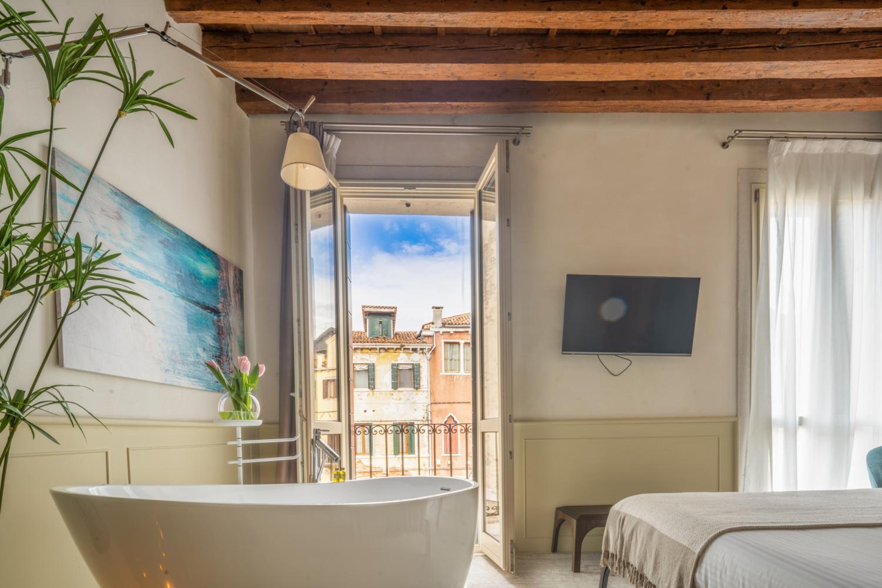 Maisonette photo 1