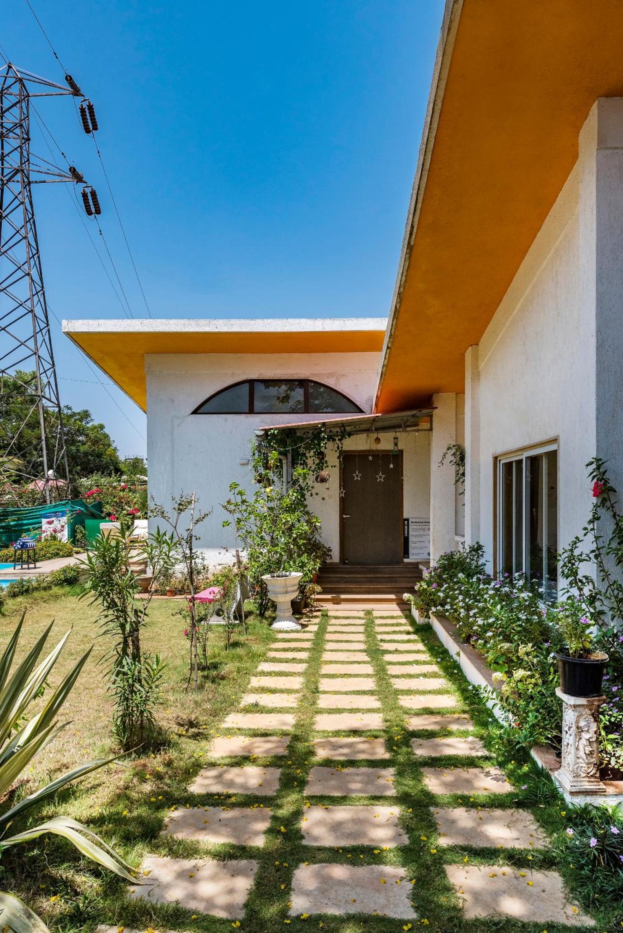 Three-Bedroom Villa - Photo 7