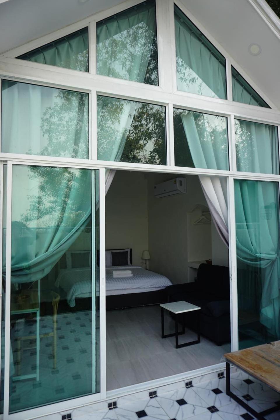 Double Room with Mountain View - Photo 10
