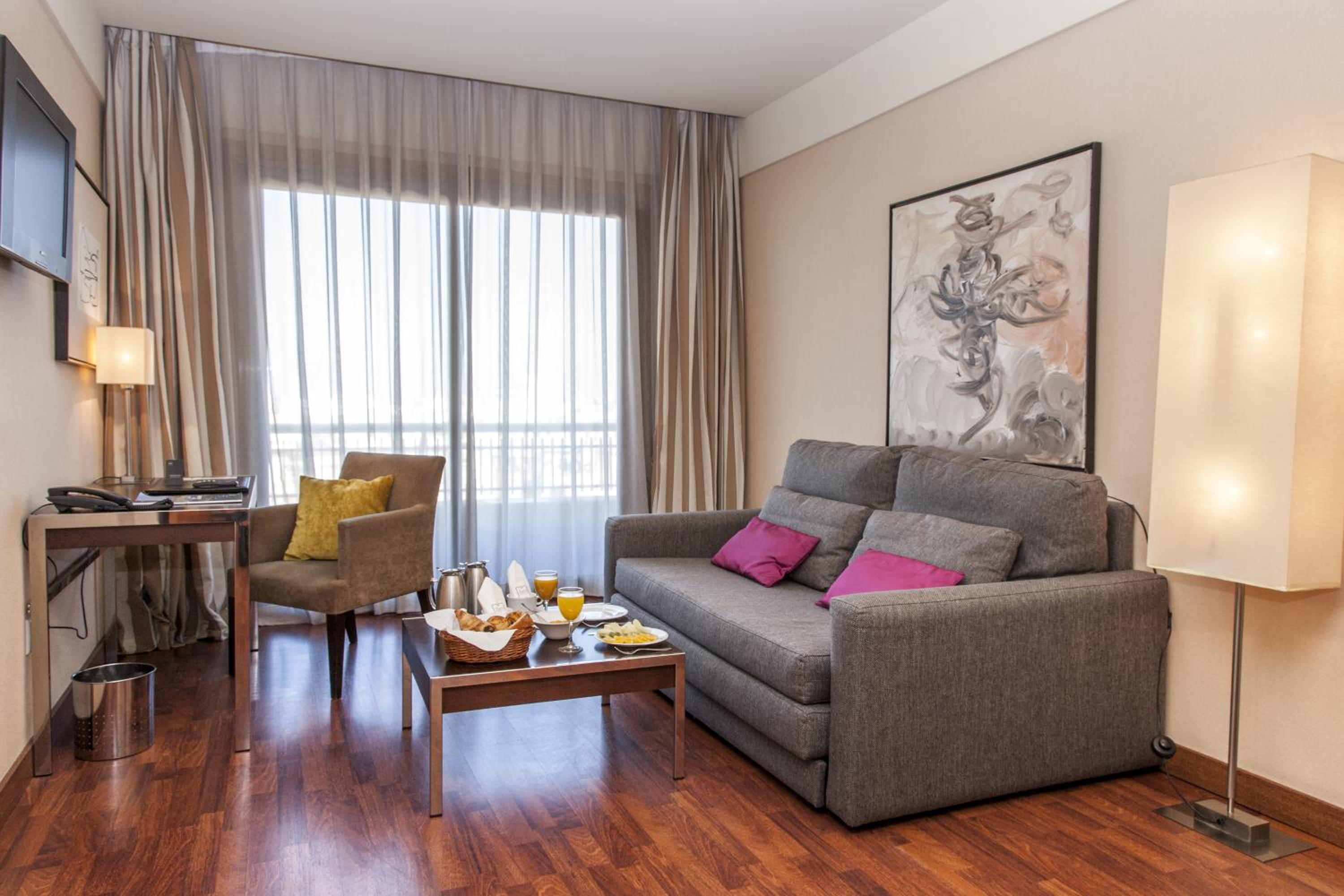 Family Room (2 Adults + 2 Children) photo 3