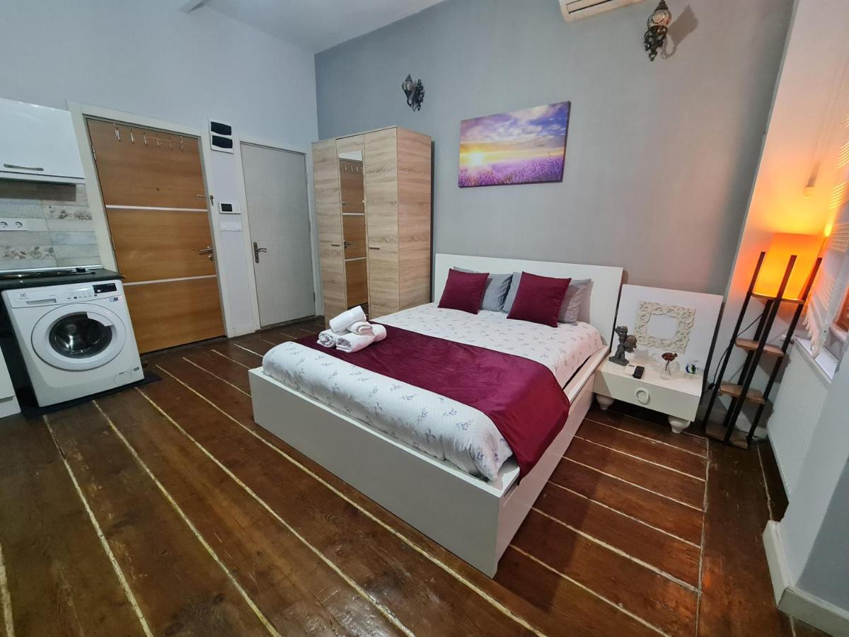 Studio Apartment photo 2