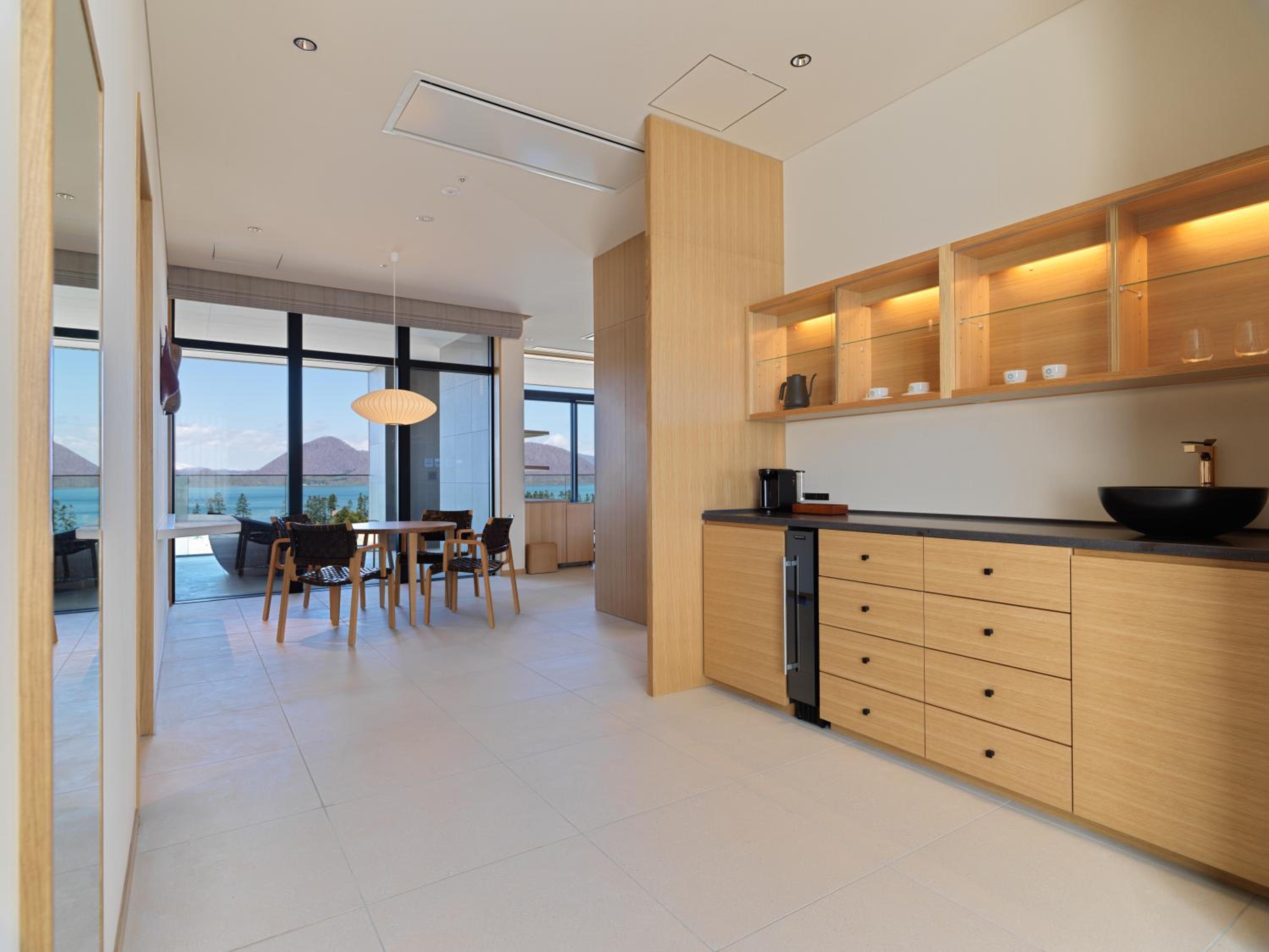 Premium Suite with Onsen Open Air Bath-Lake View-East Wing - Non-Smoking- Premium French Dinner  & Japanese Breakfast - Photo 11