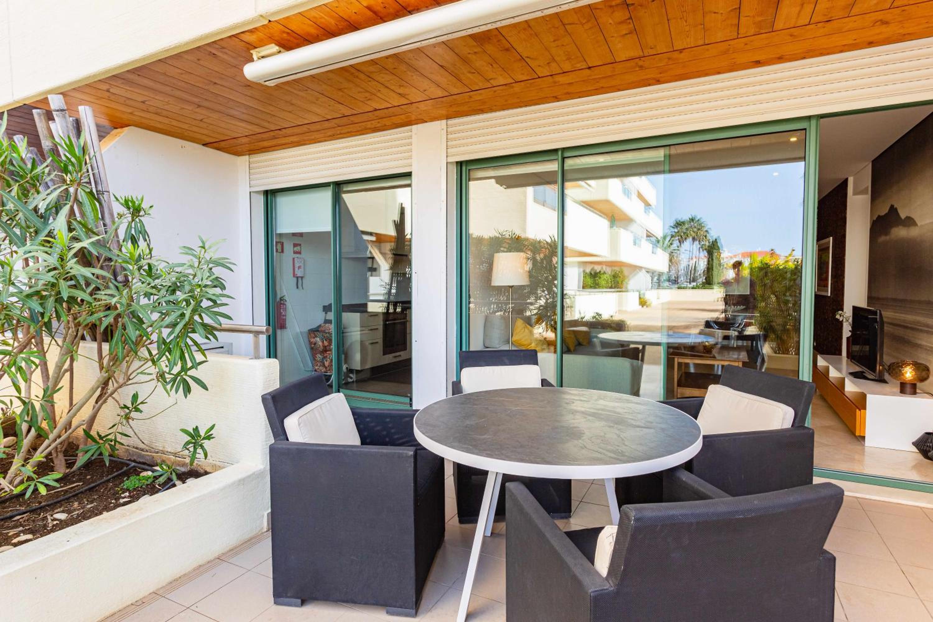 Apartment with Pool View  photo 3