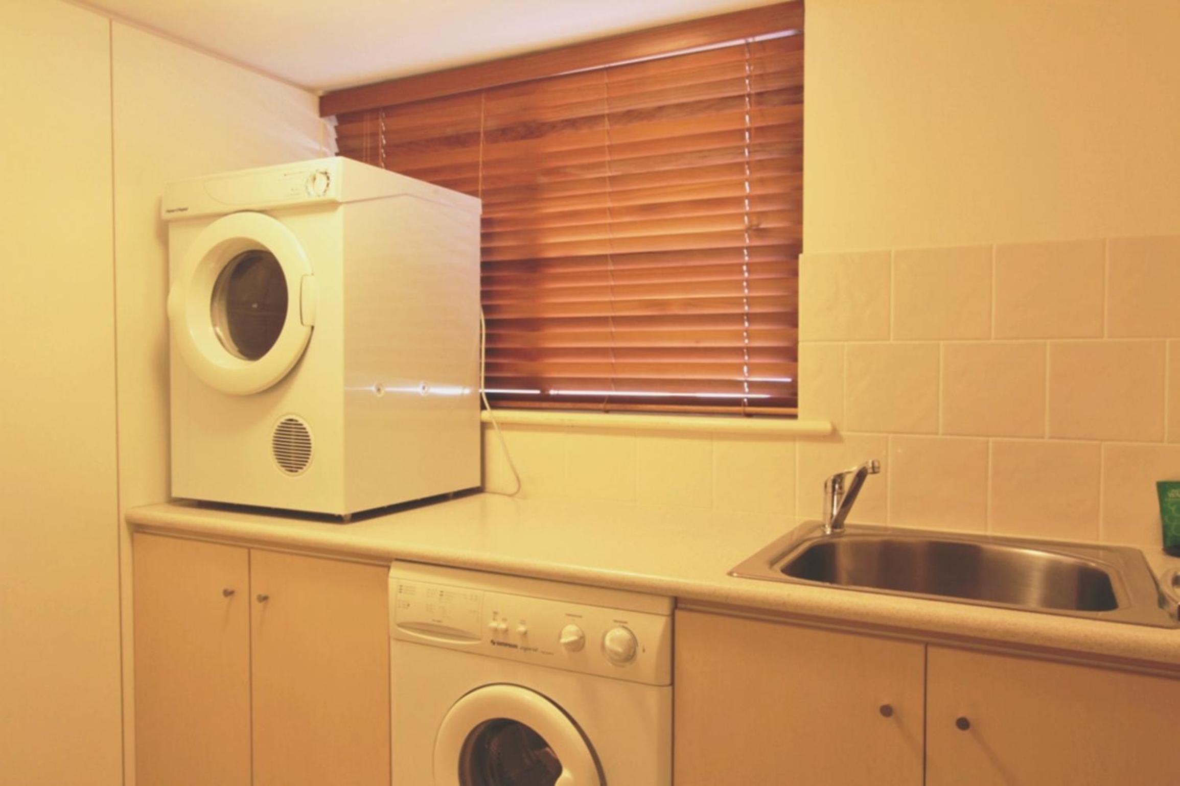 Two-Bedroom Apartment - Photo 9