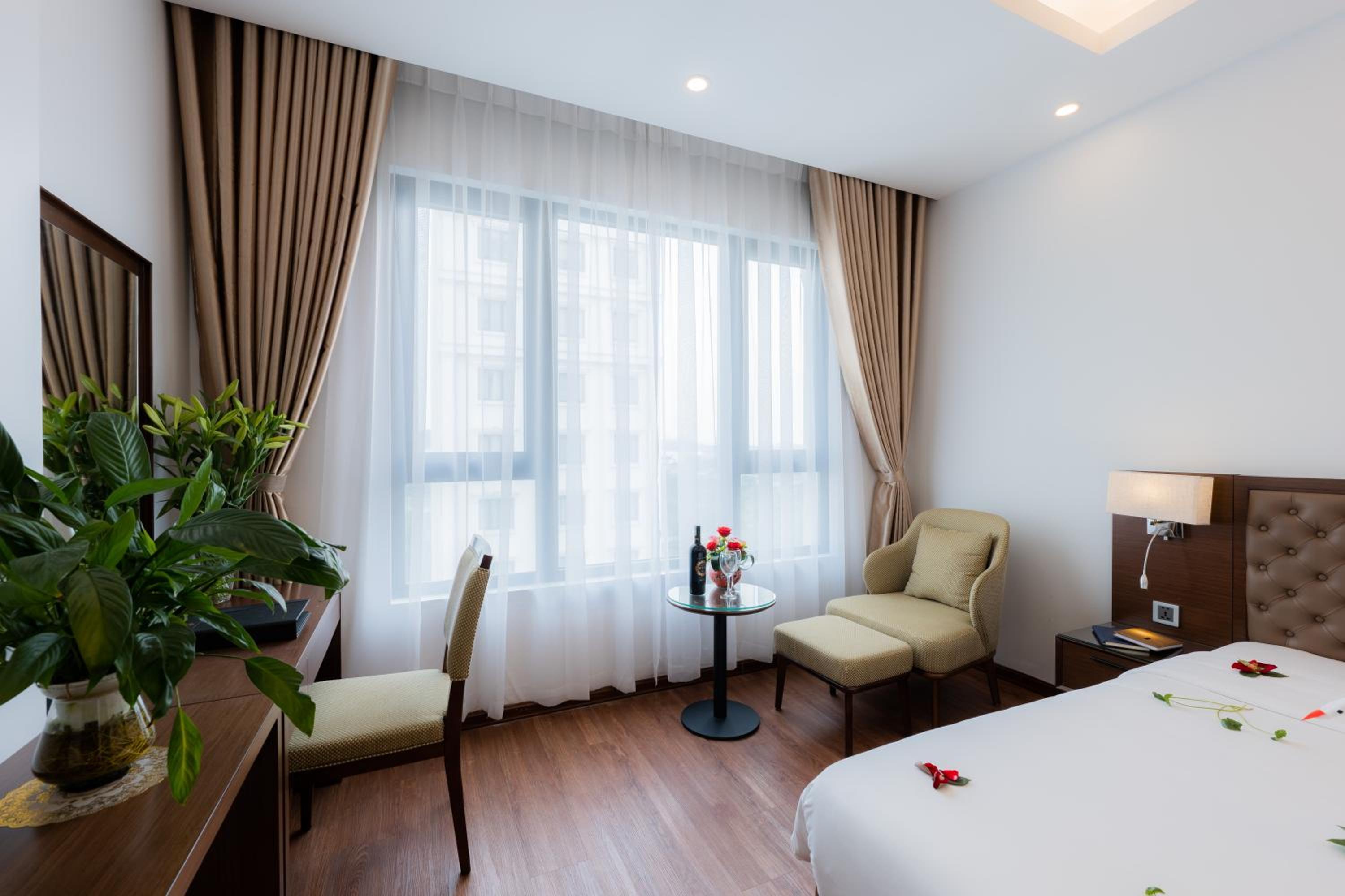 Deluxe Double or Twin Room - Photo 8