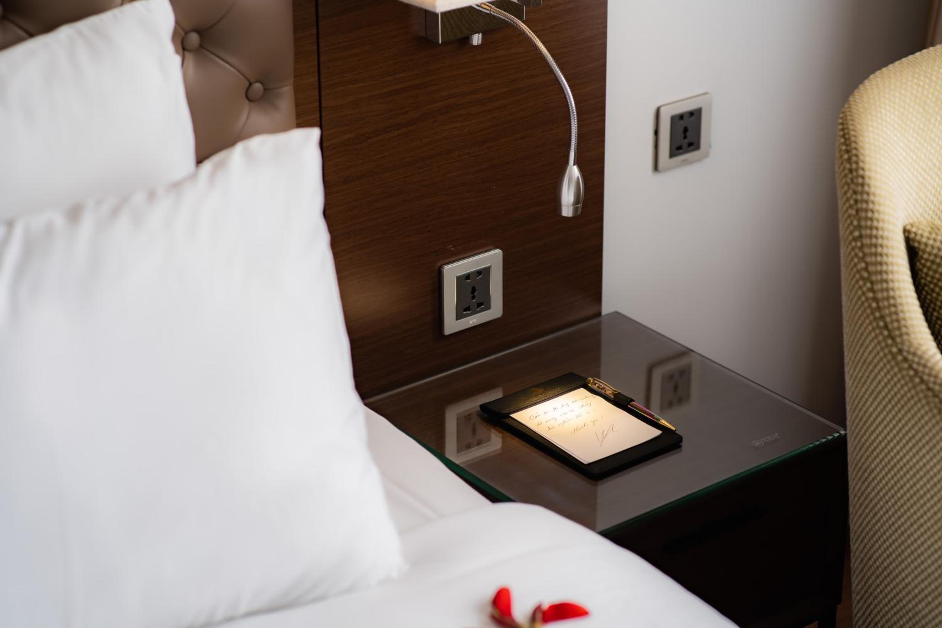 Deluxe Double or Twin Room - Photo 14
