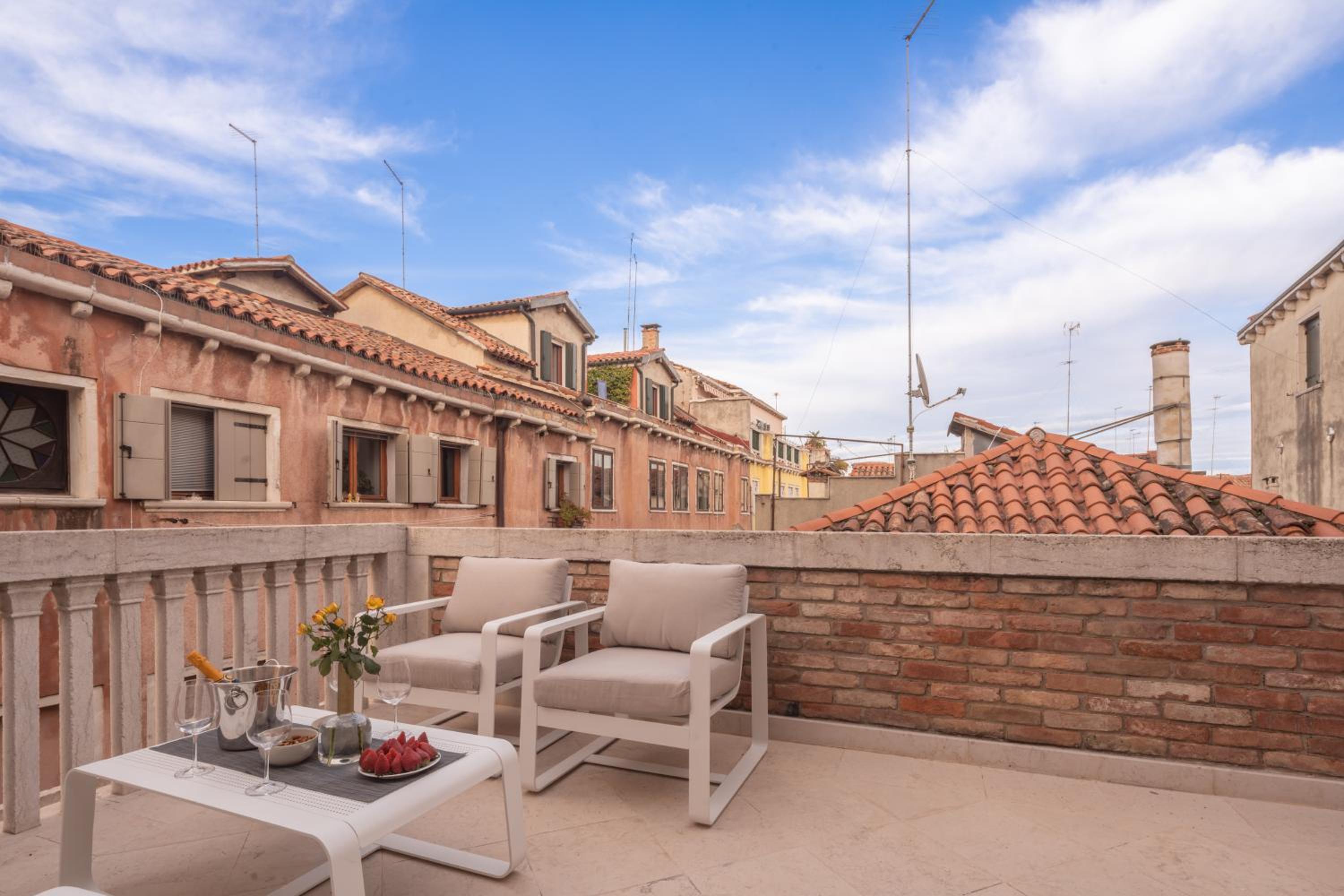 Apartment with Terrace photo 3
