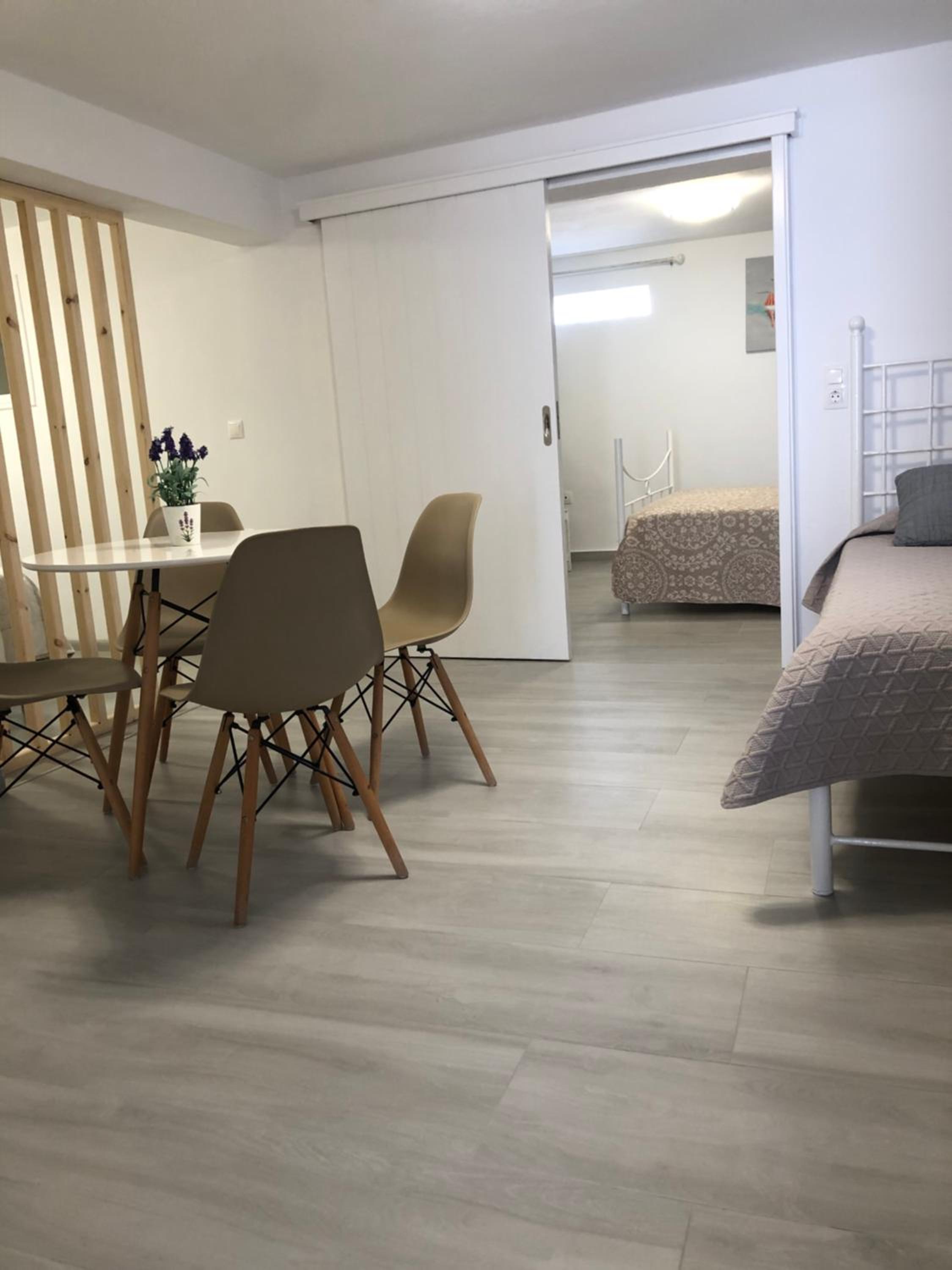 One-Bedroom Apartment - Photo 7