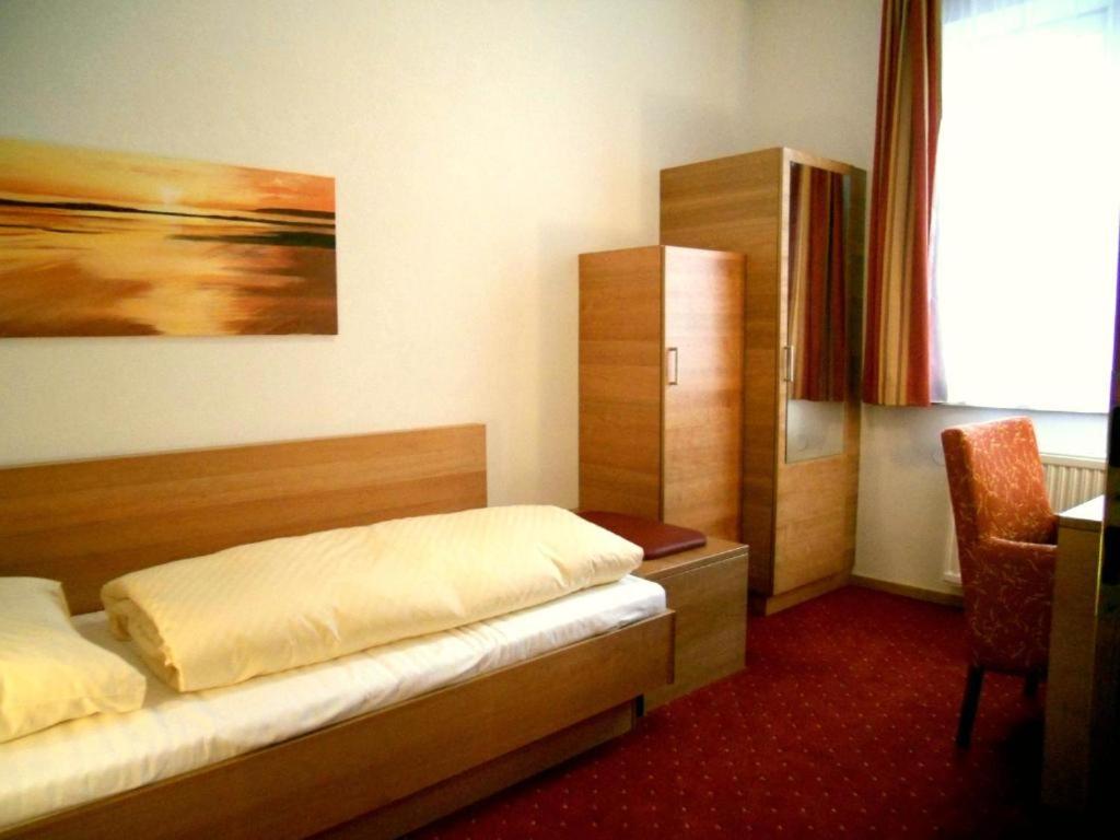 Small Single Room photo 1