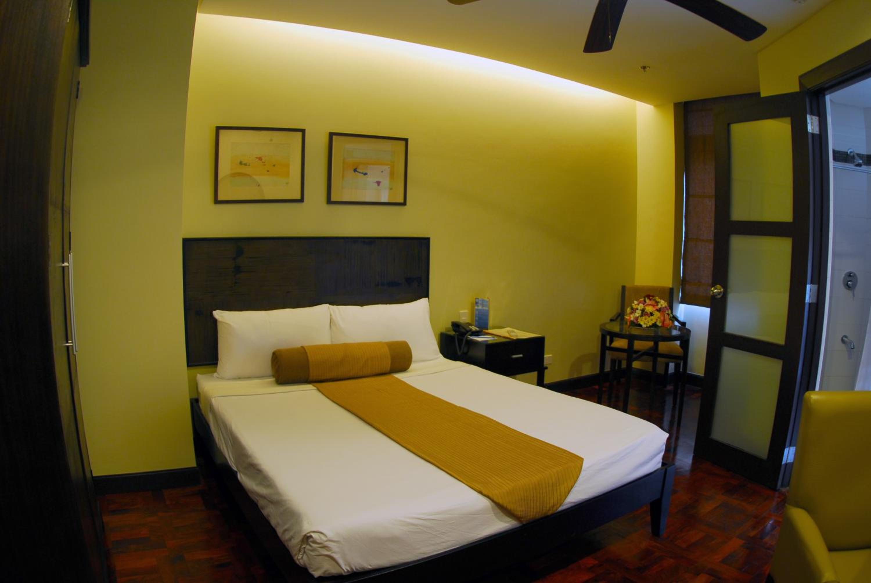 Executive Room with Air-conditioner - Photo 9