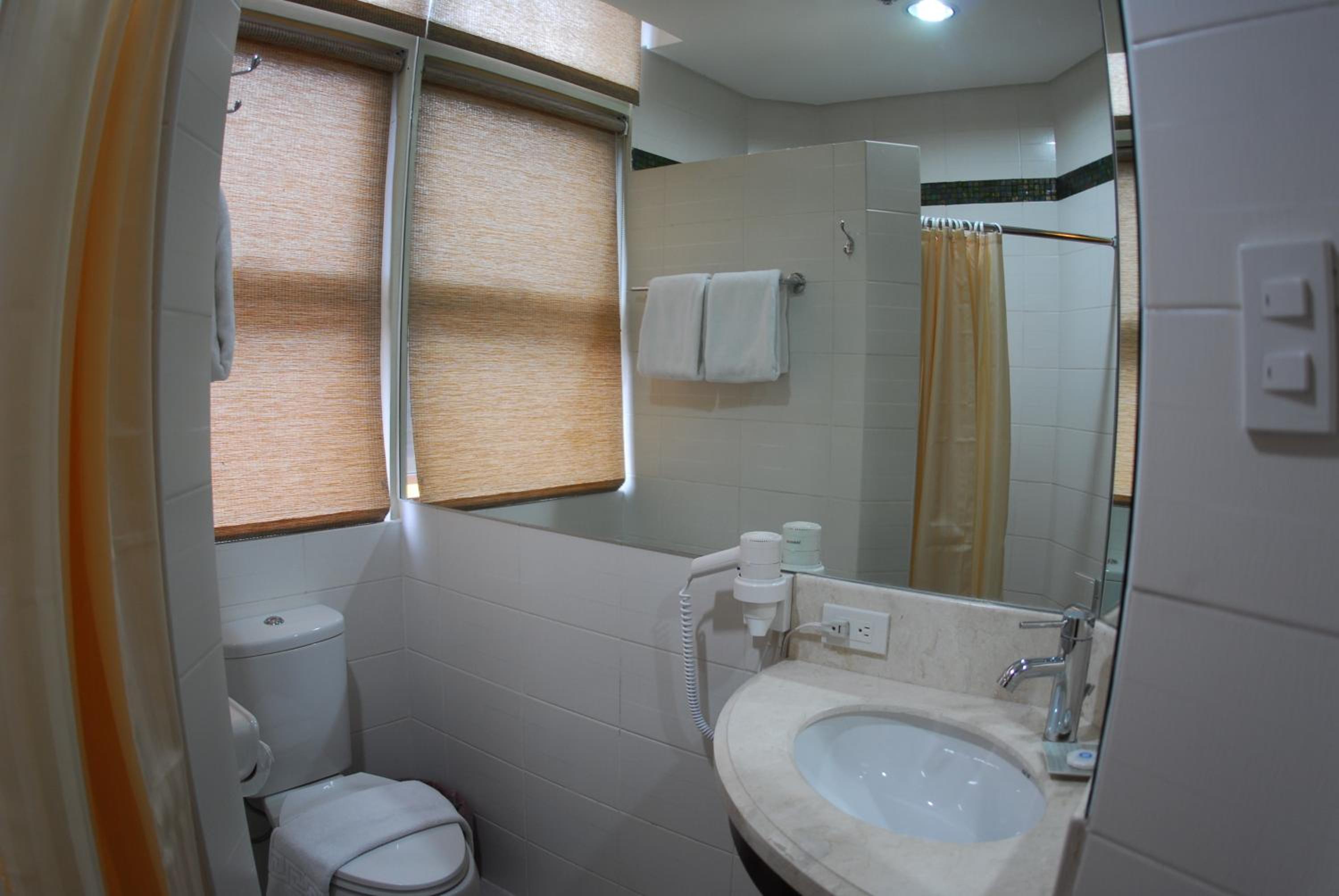 Executive Room with Air-conditioner - Photo 8