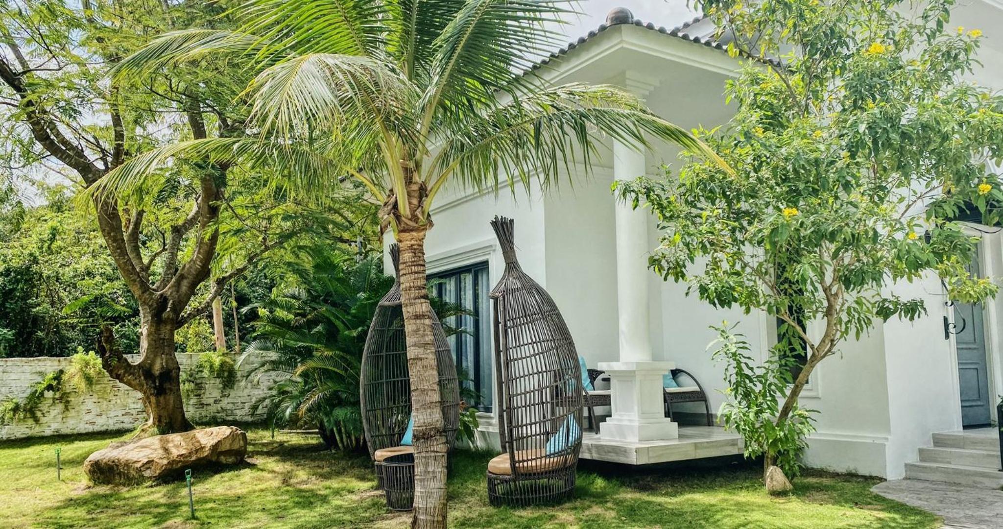 Renaissance Villa with Garden View