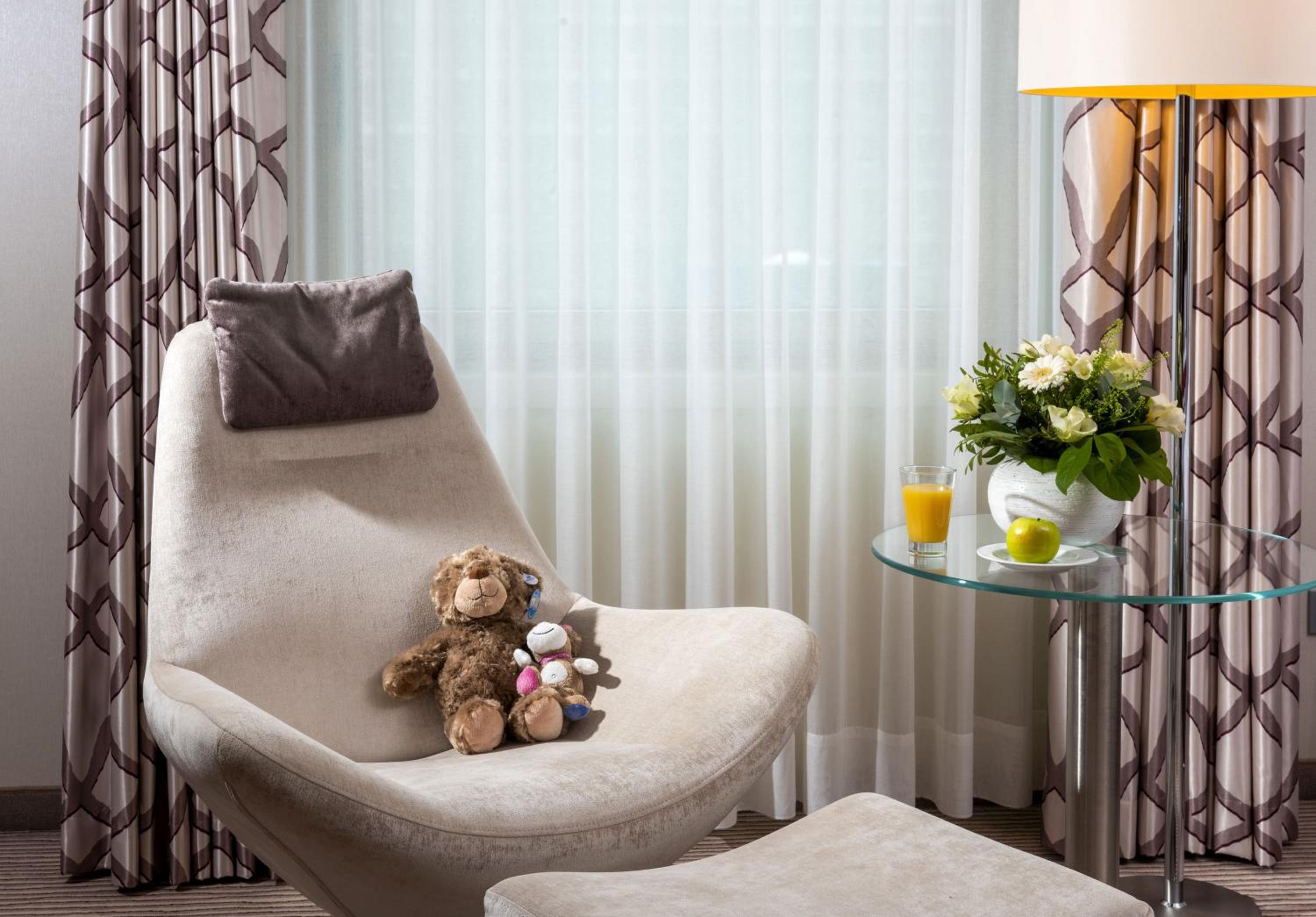 Comfort Family Room - Photo 3