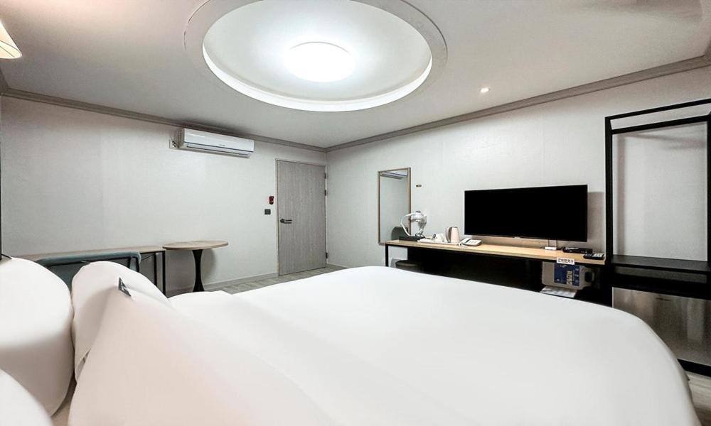 Double Room - Photo 5
