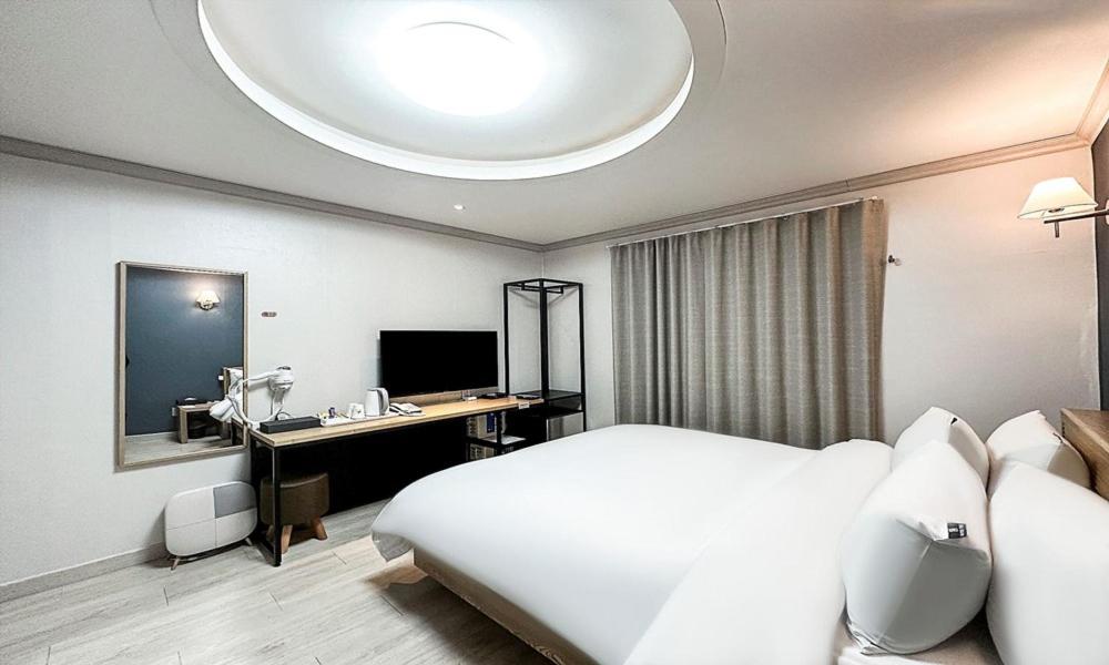 Double Room - Photo 4