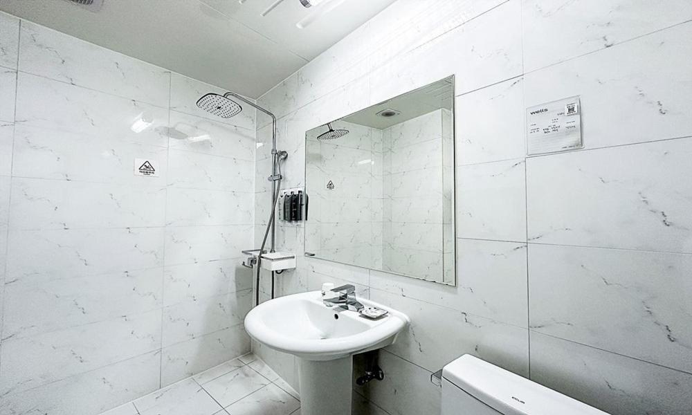 Double Room - Photo 12