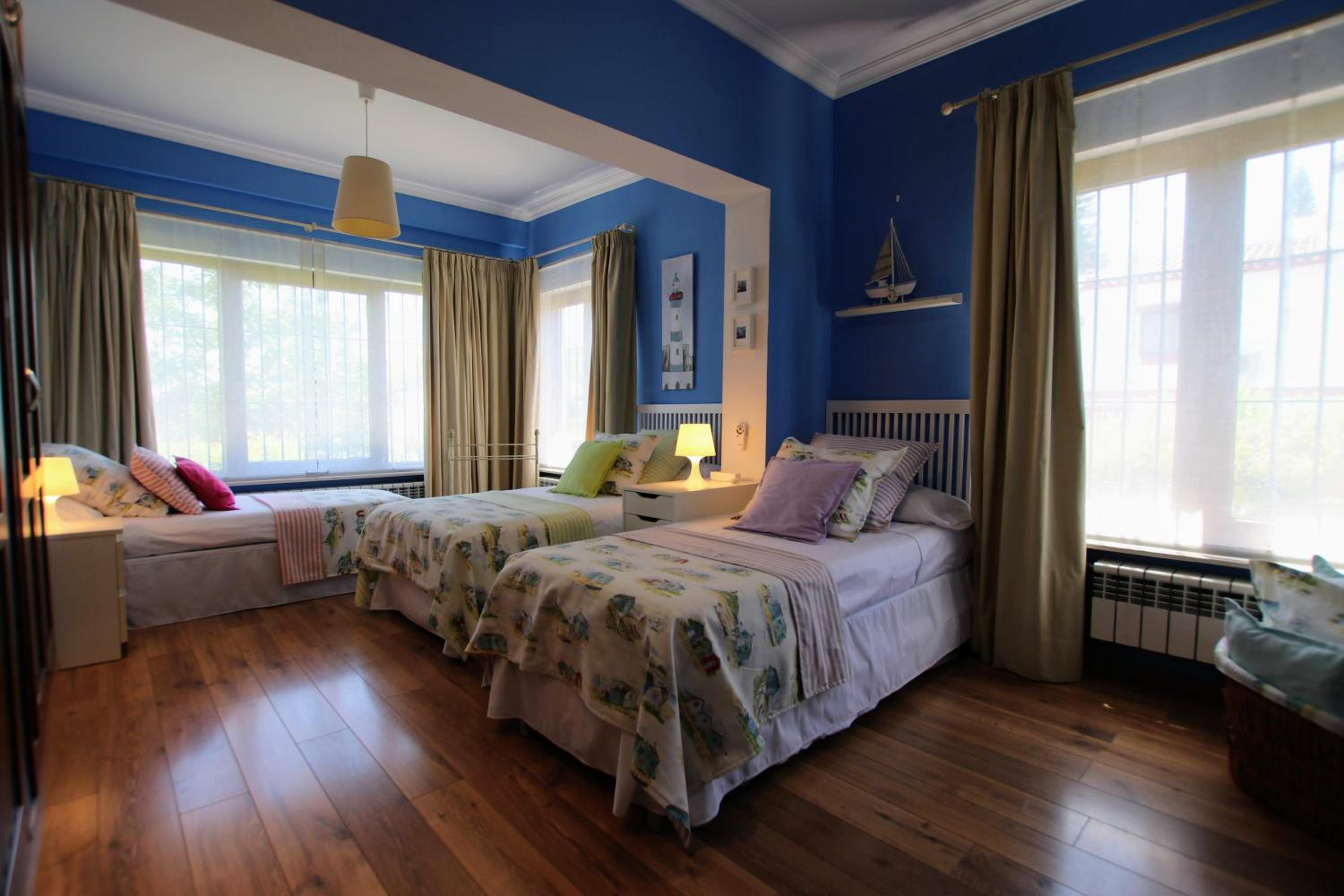 Casa de cuatro habitaciones