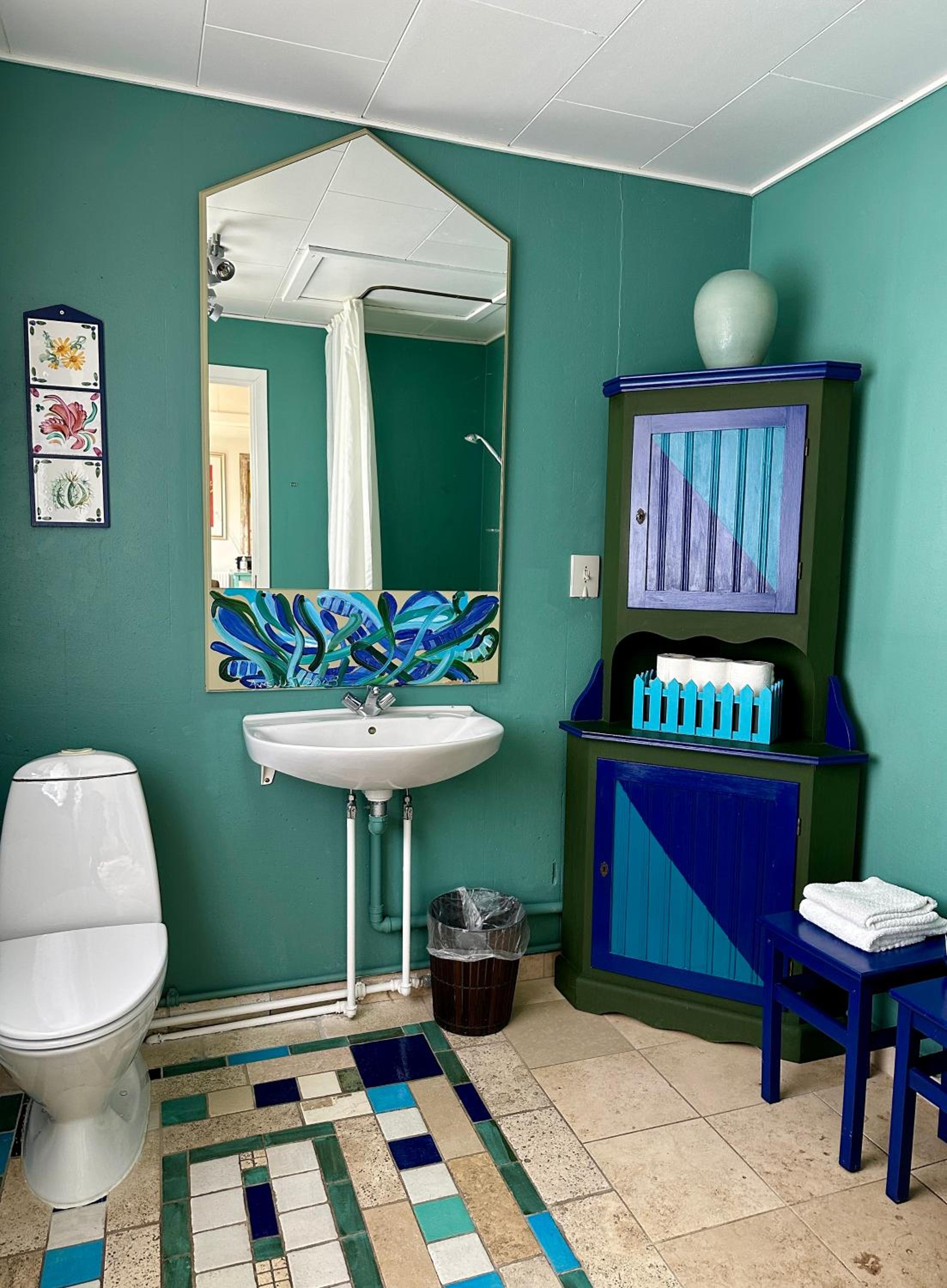 Small Twin Room with Shared Bathroom photo 2