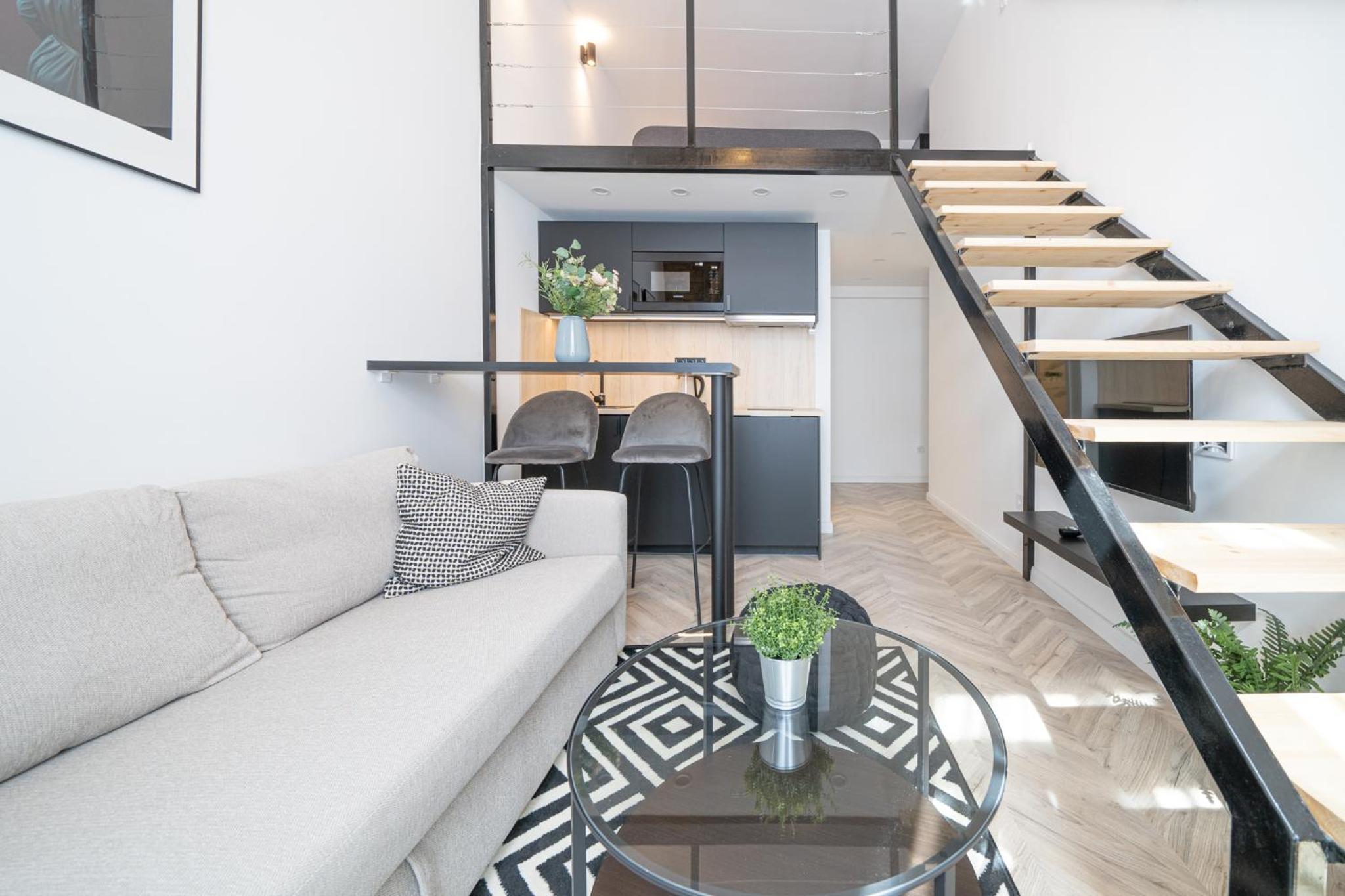 Deluxe Apartment with Gallery - Photo 33