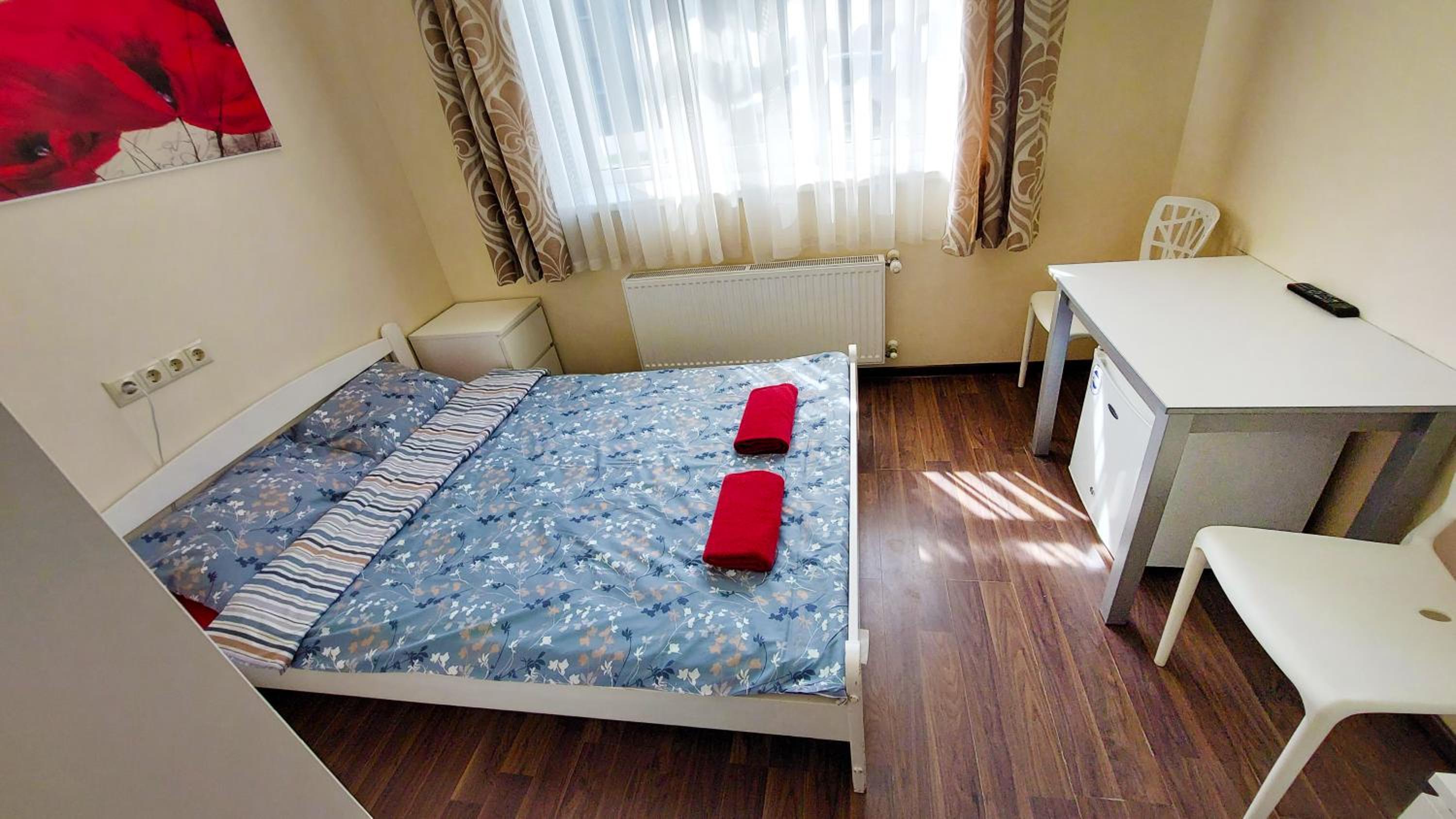 Double or Twin Room with Shower - Photo 12