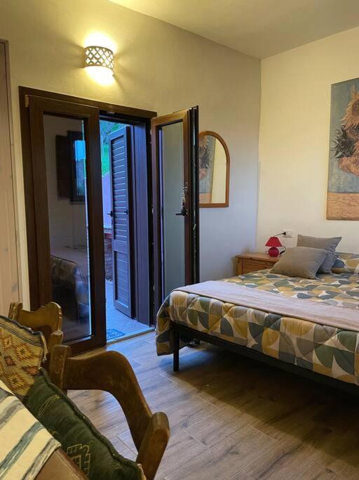 One-Bedroom Apartment with Terrace photo 1