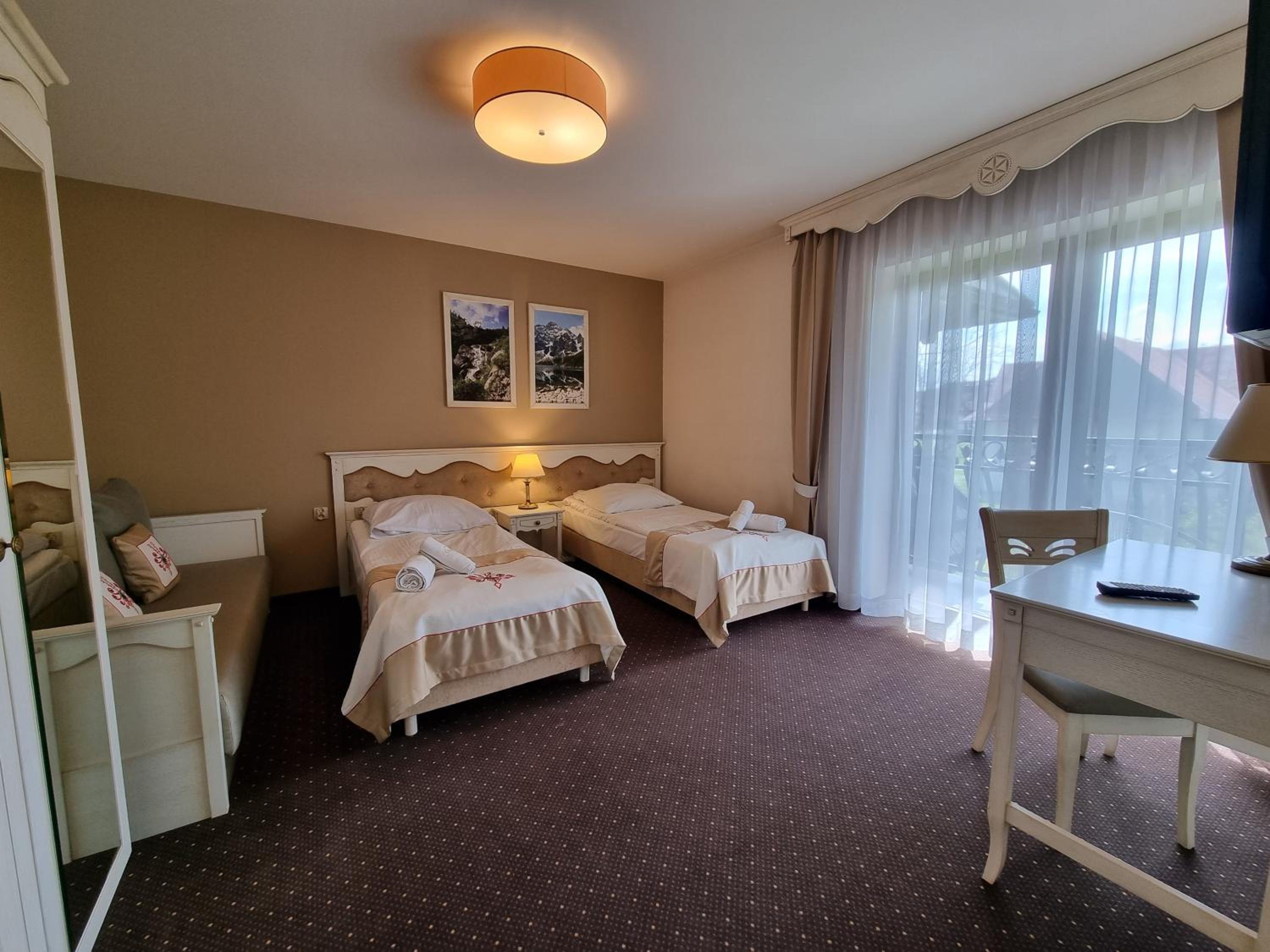 Standard Twin Room photo 3