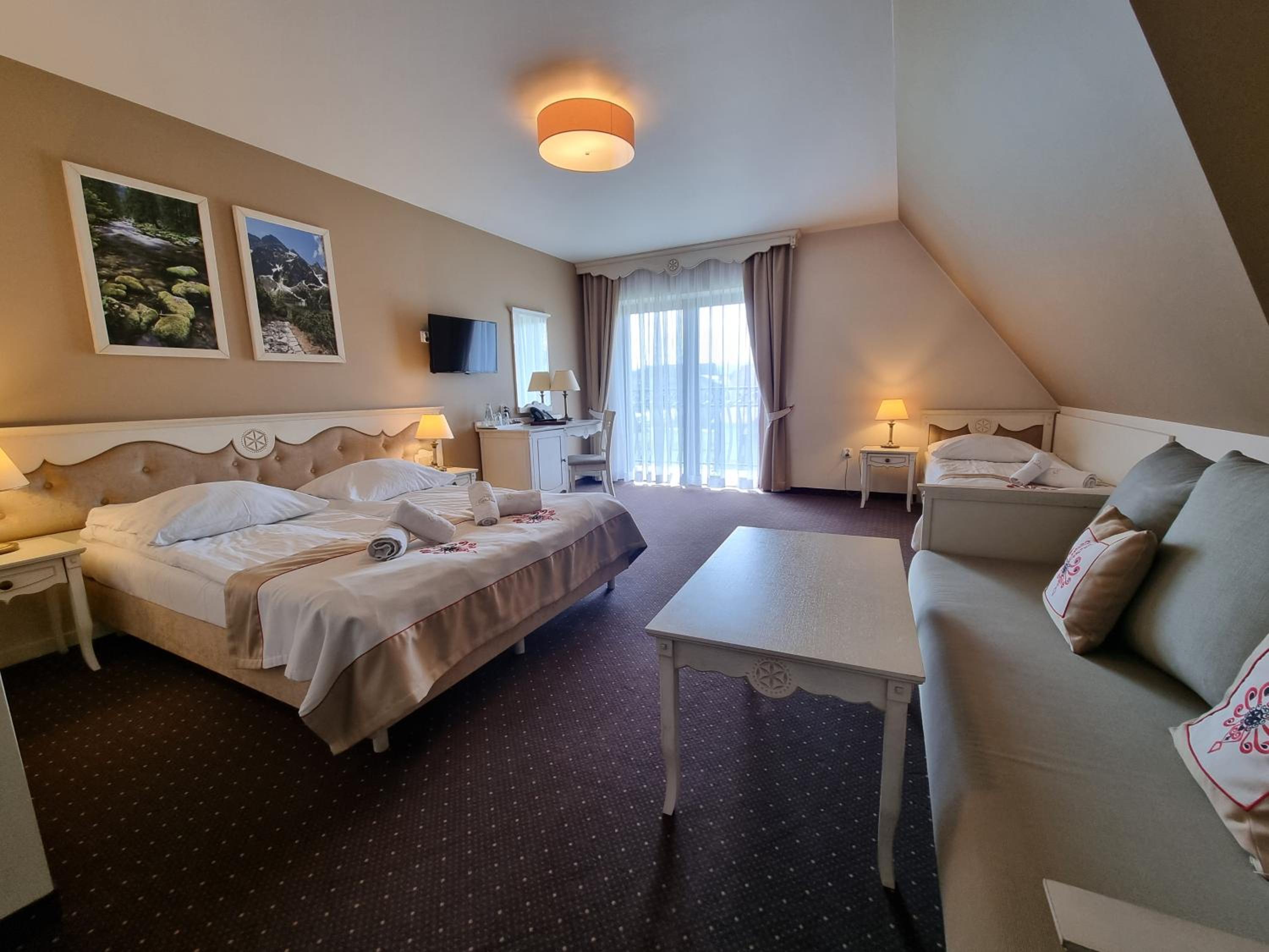 Deluxe Triple Room photo 2