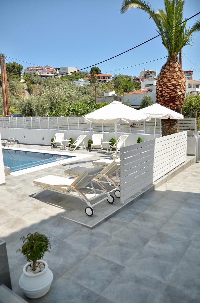 Twin Room with Pool View photo 2