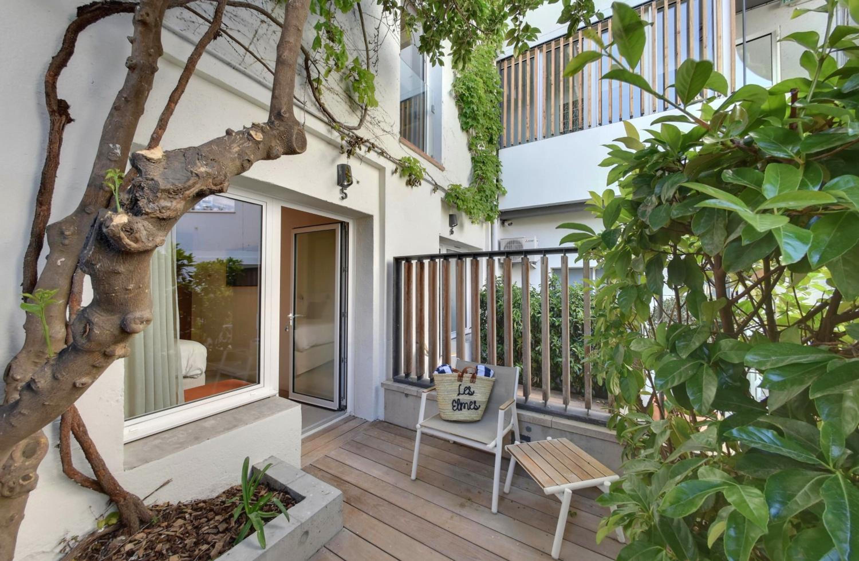 Comfort Double Room - Garden Level with terrace access - Photo 3