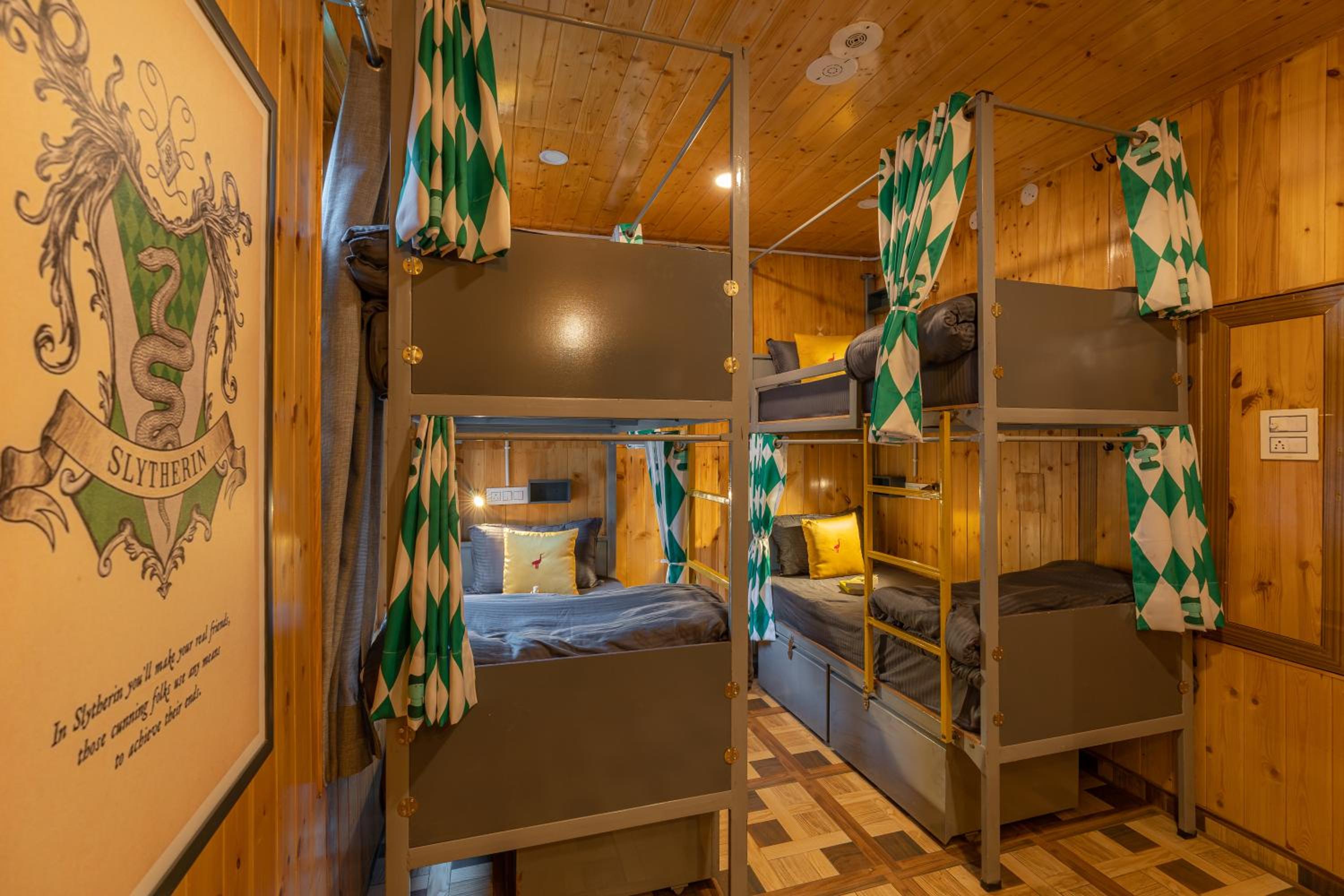 Bed in 4-Bed Mixed Dormitory Room photo 3