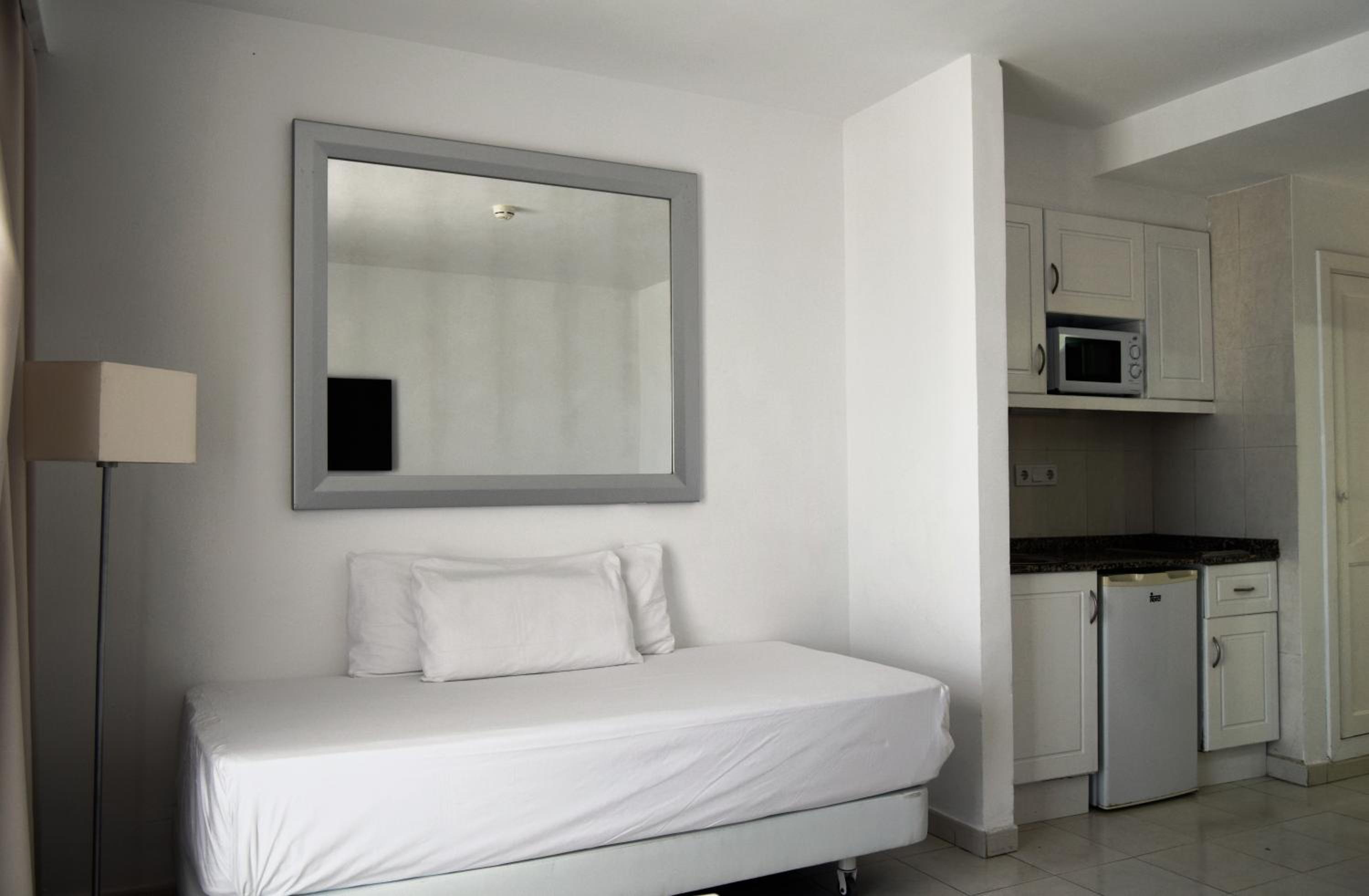 One-Bedroom Apartment with Pool View