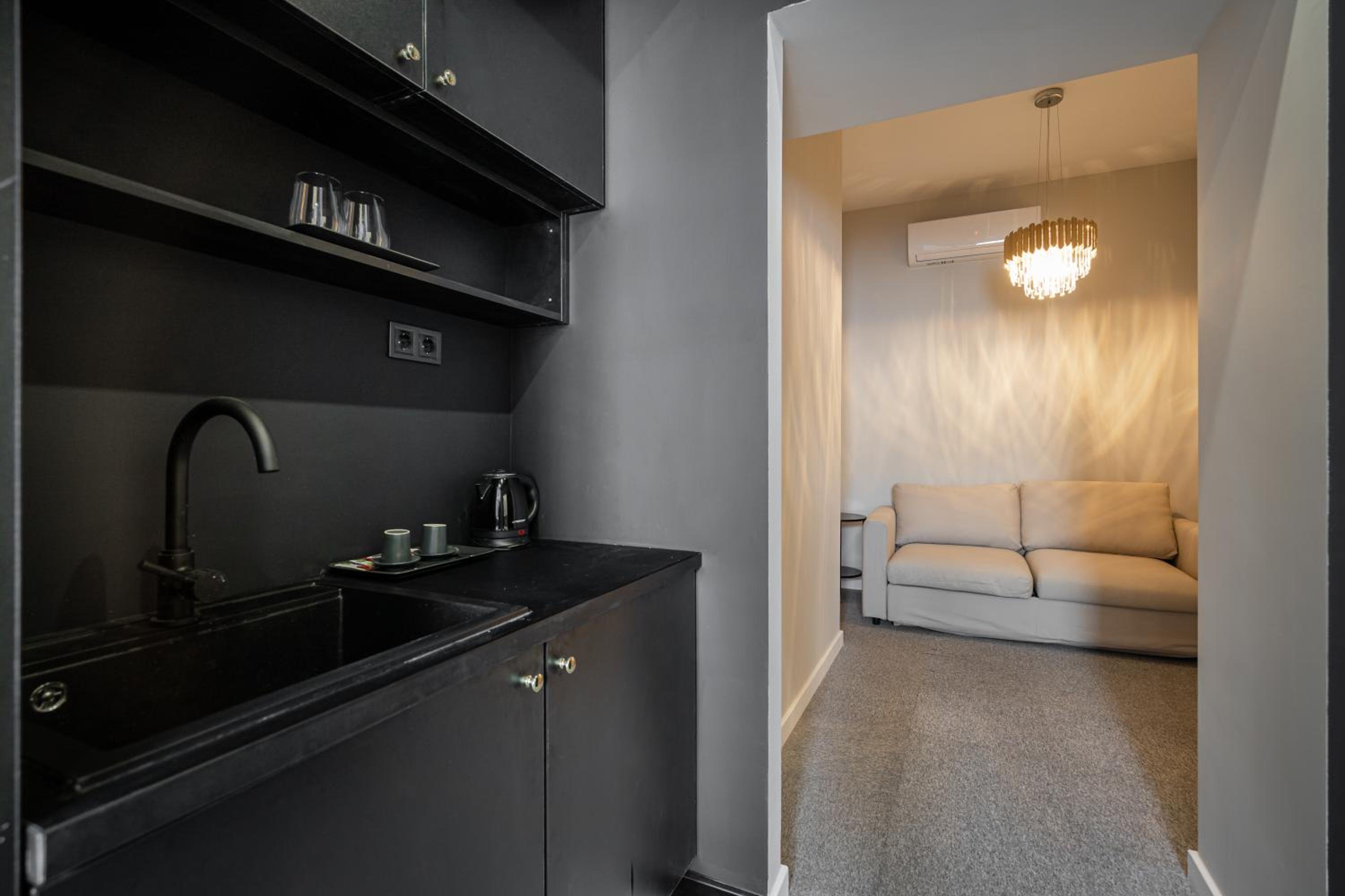 Family Room - Photo 4