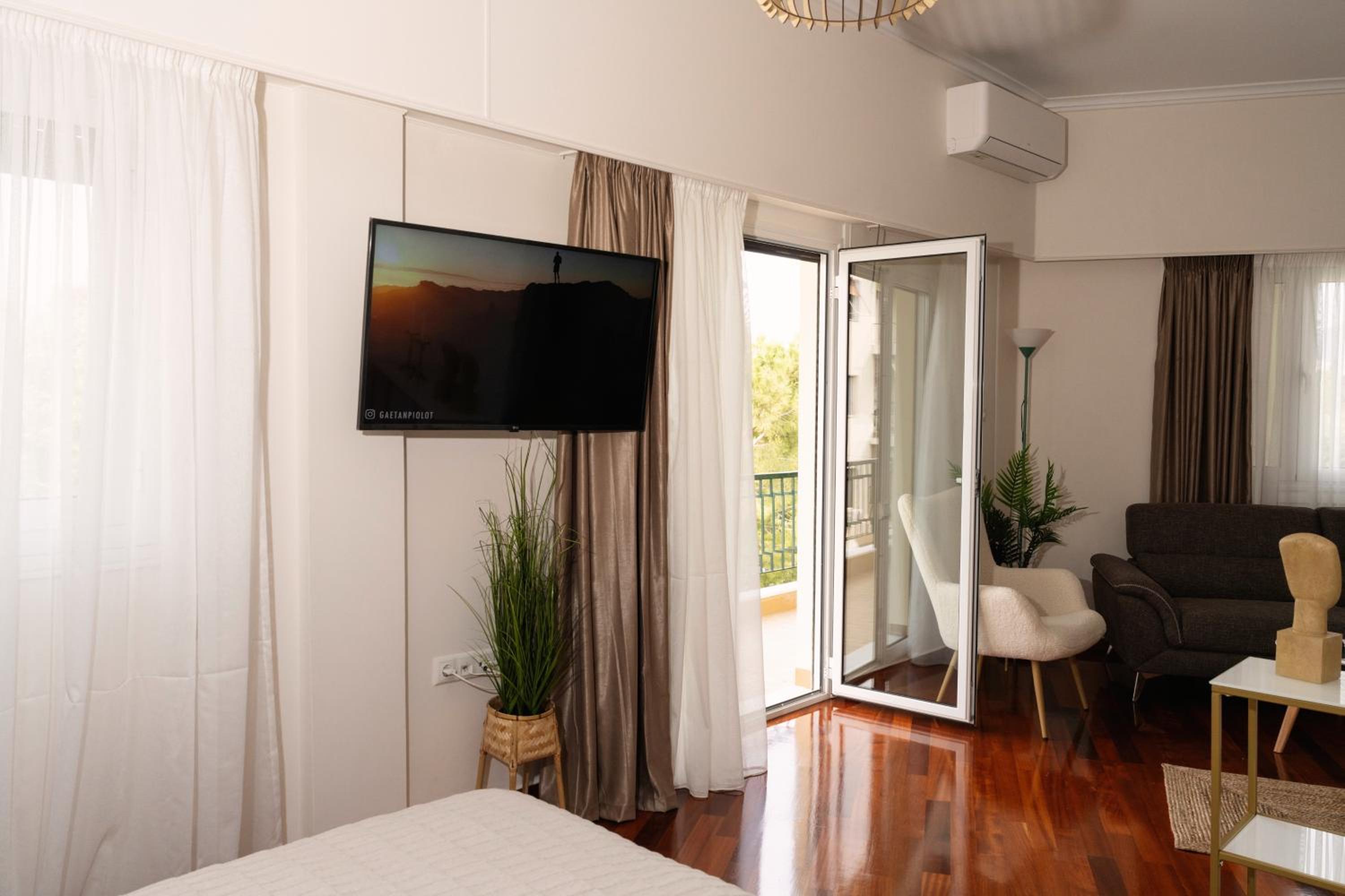 Apartment with Terrace photo 3