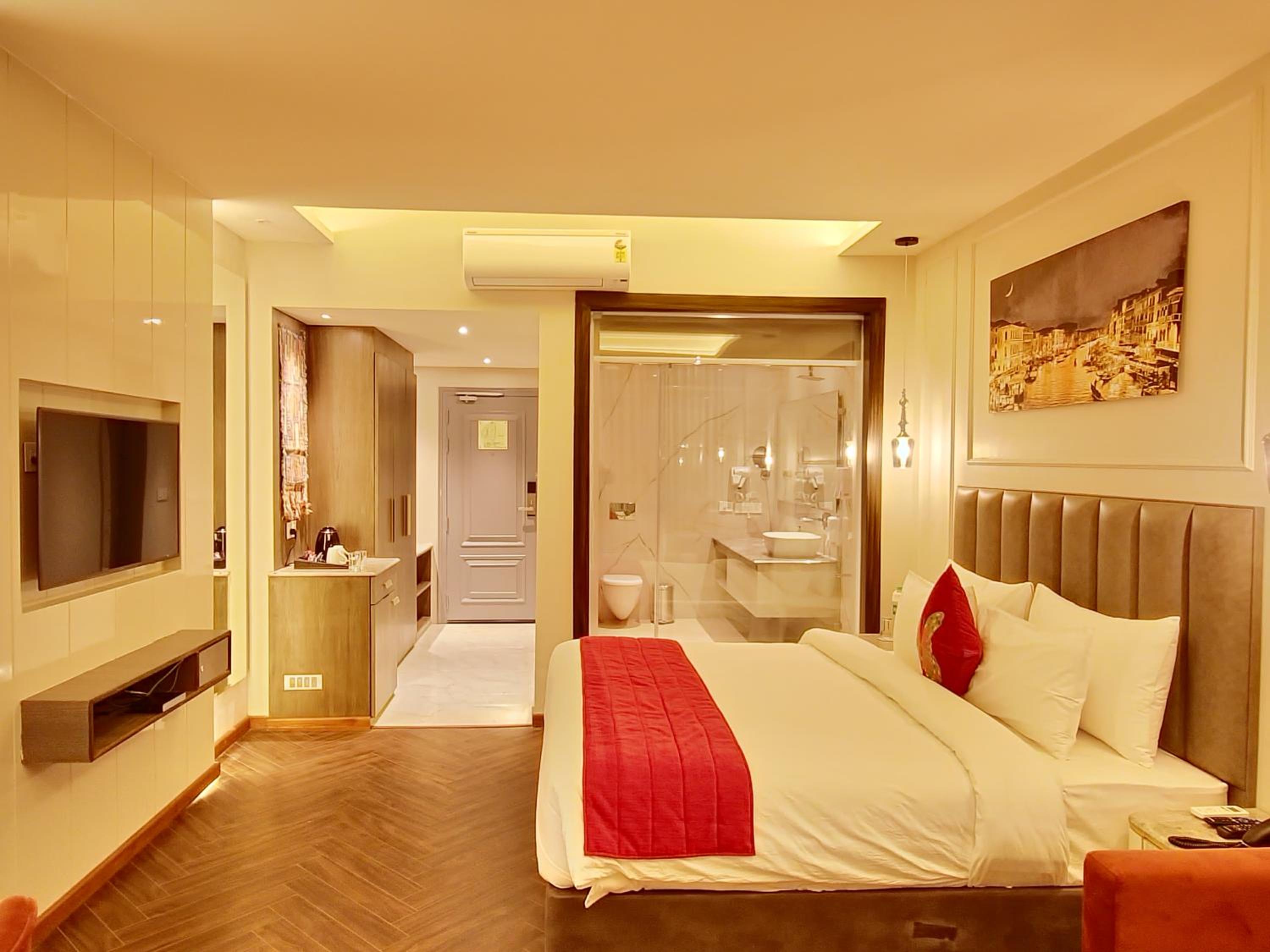 Superior King Room