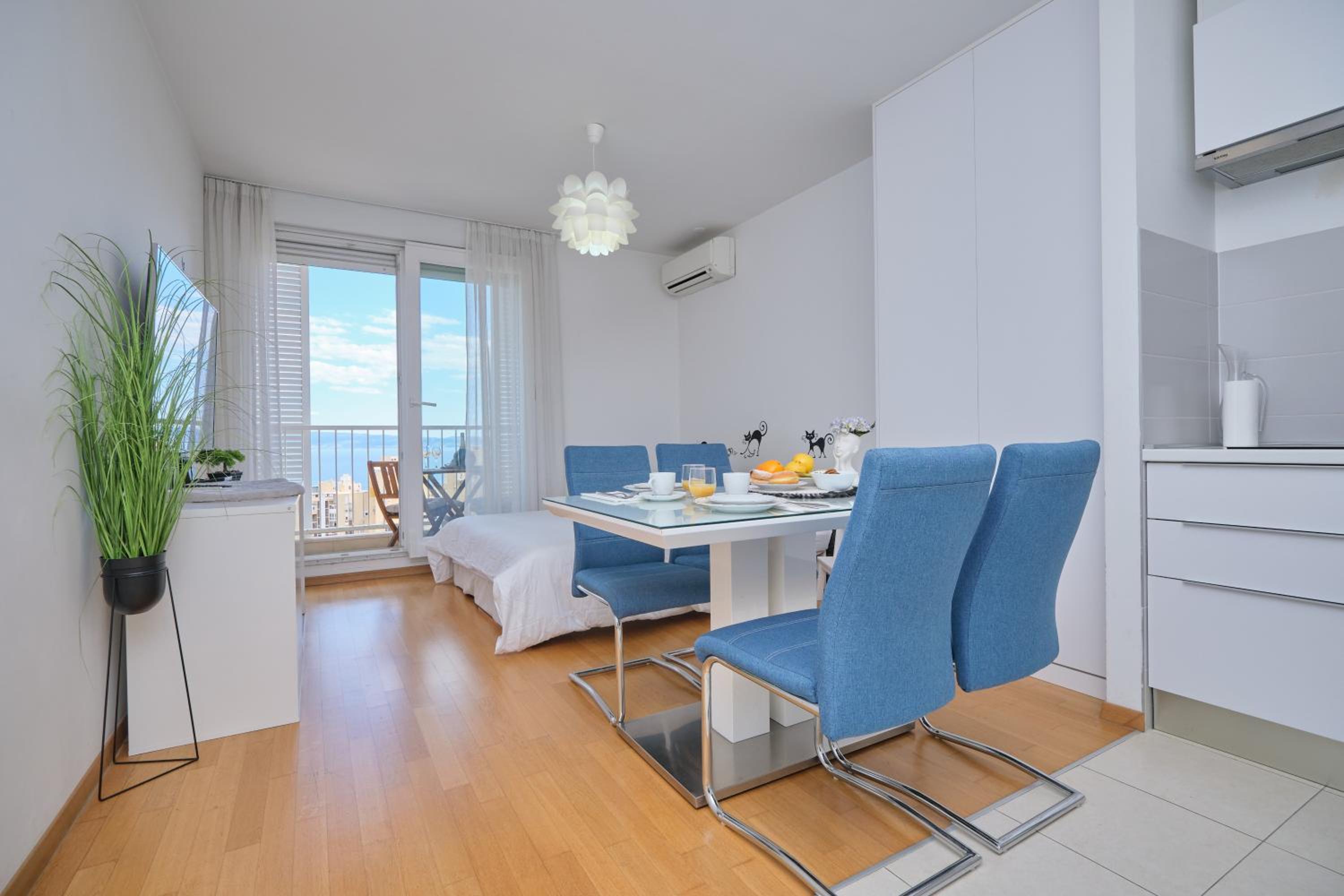 One-Bedroom Apartment