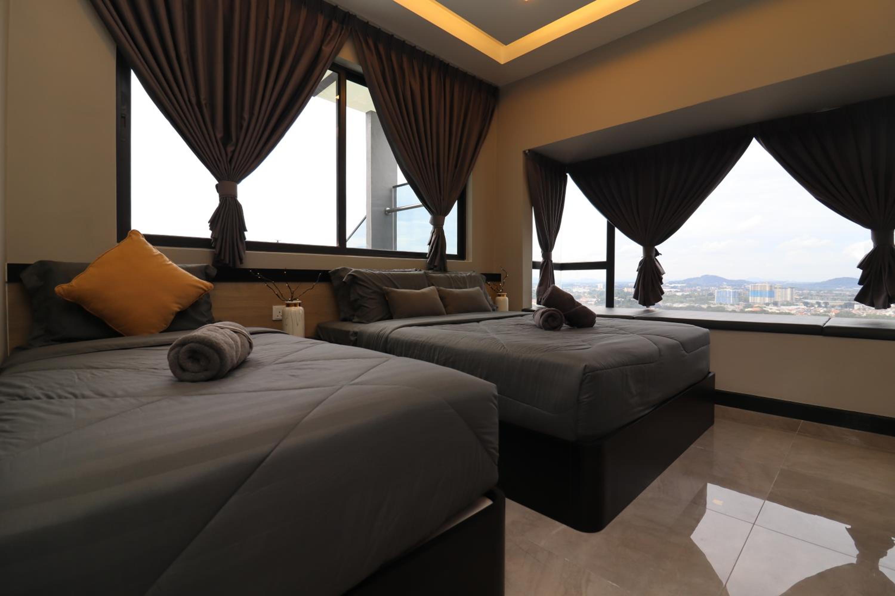 Suite with Private Pool (City View)