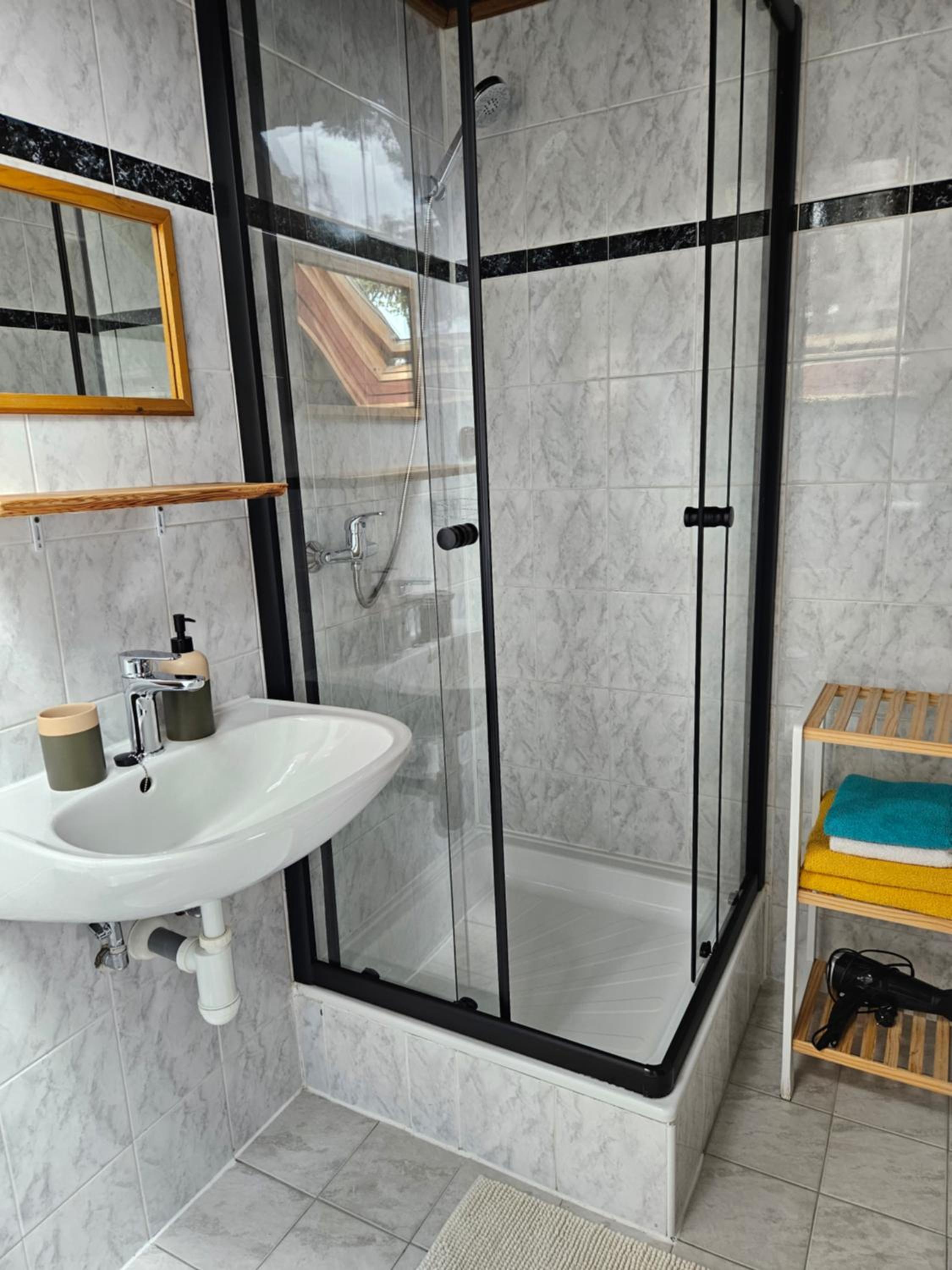 Double Room with Balcony - Photo 4