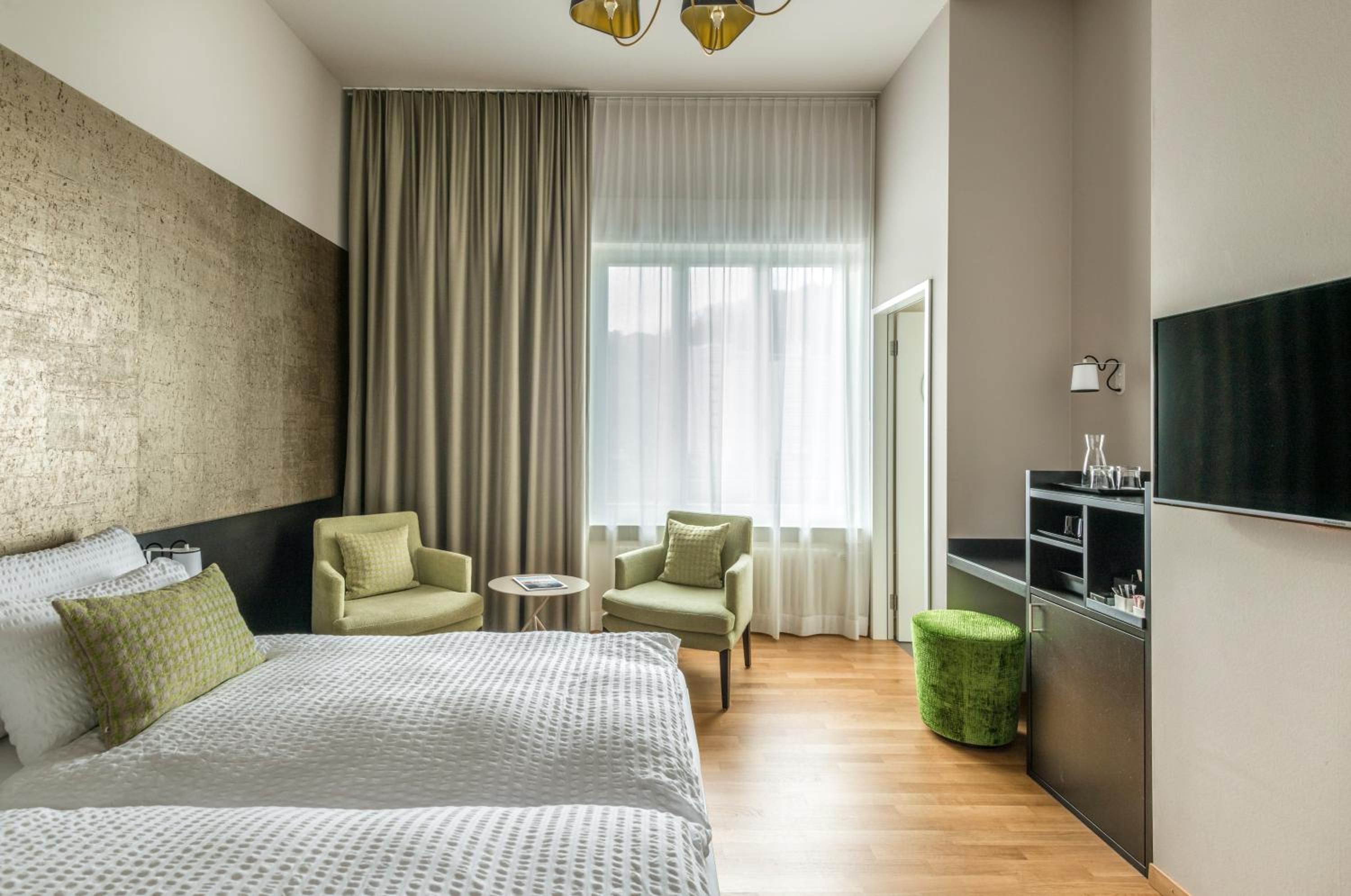 Superior Double Room with River and Mountain View photo 1