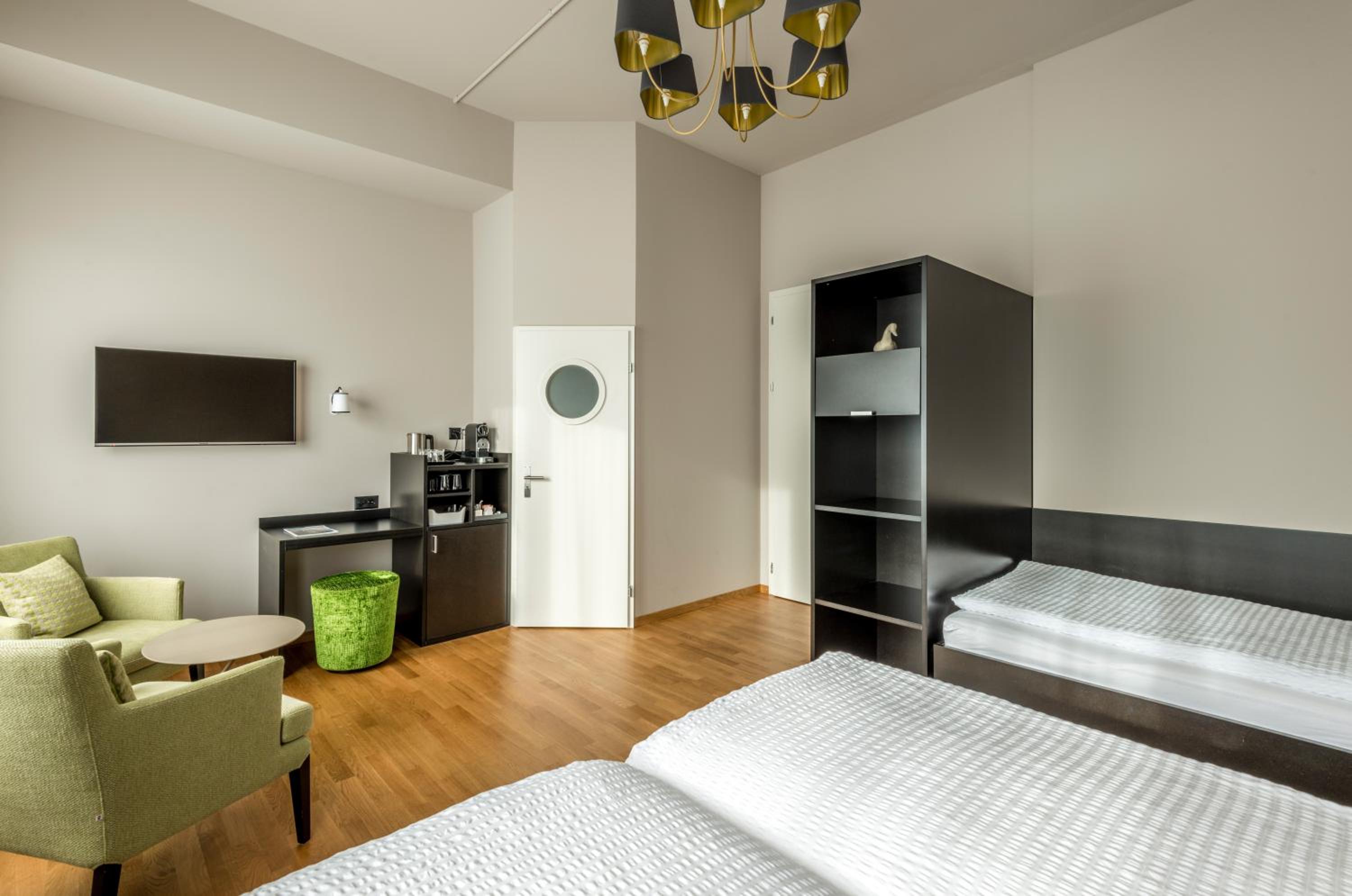 Superior Triple Room with River and Mountain View photo 3