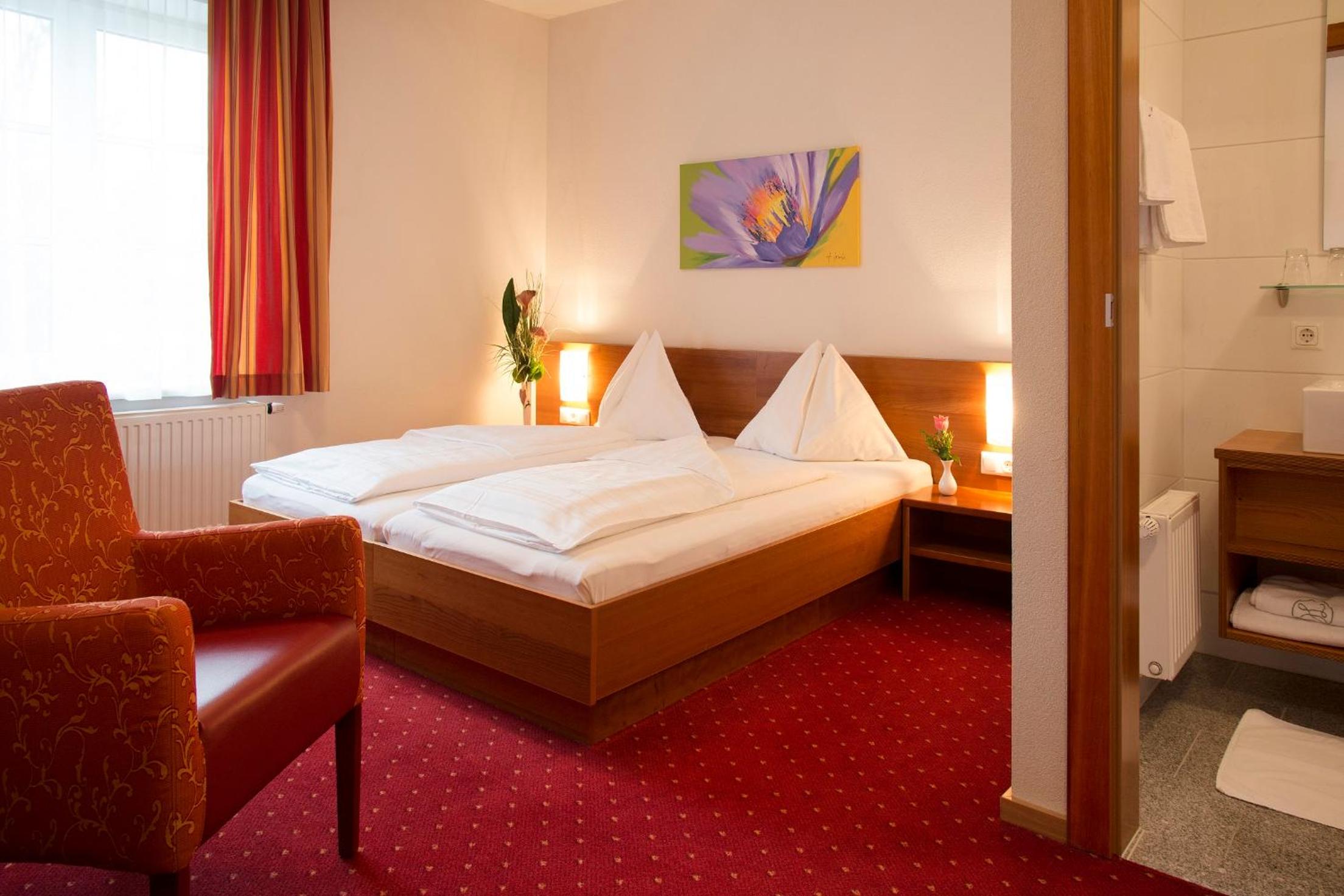 Economy Double Room photo 1