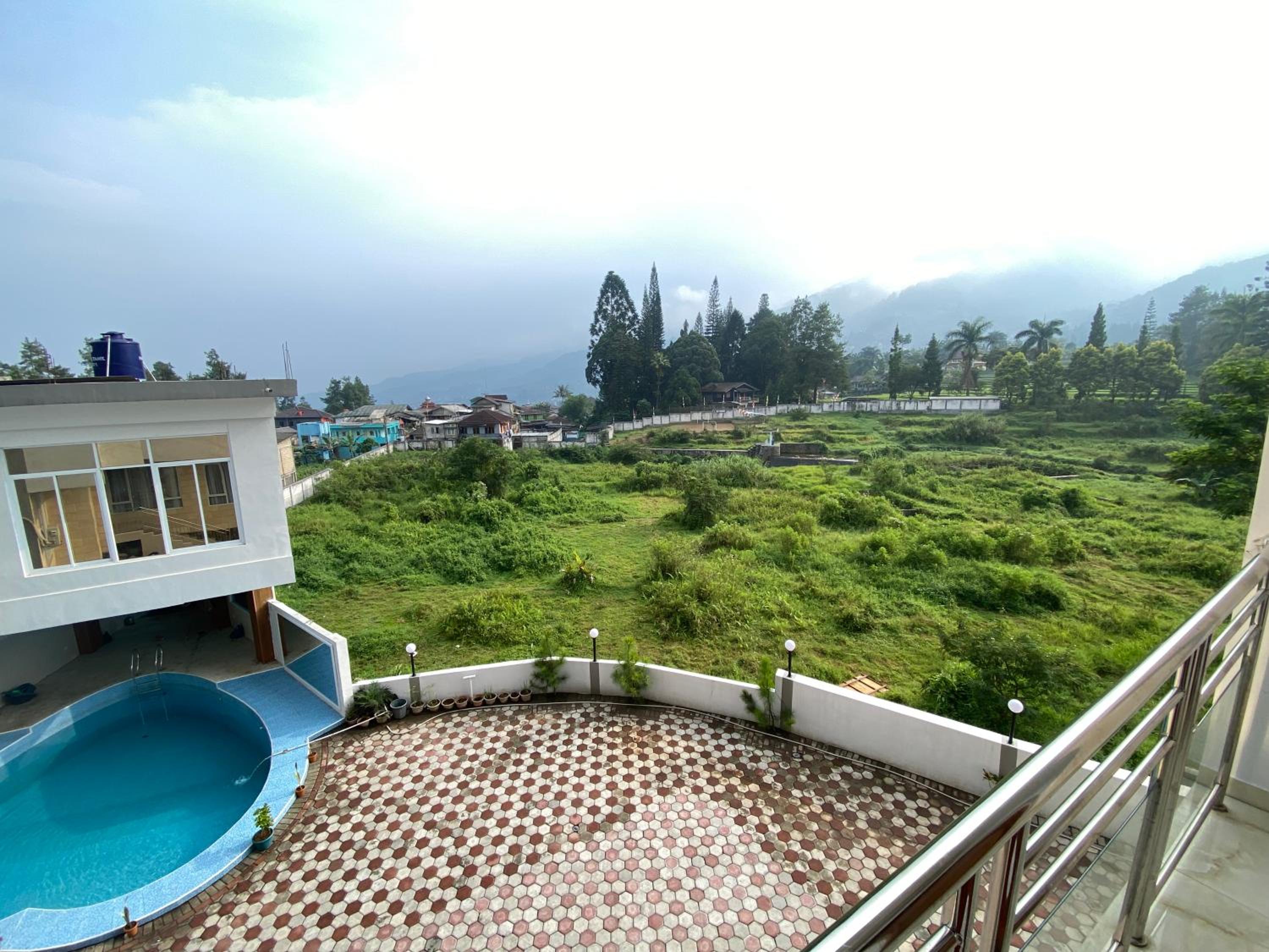 Studio with Pool View - Photo 11
