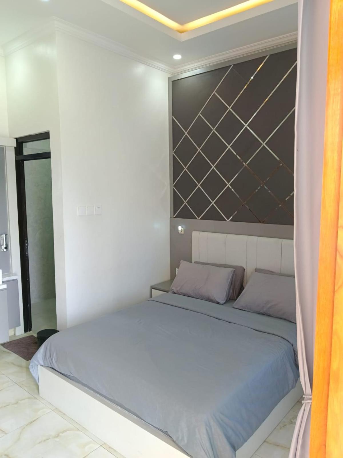 Studio with Pool View - Photo 4
